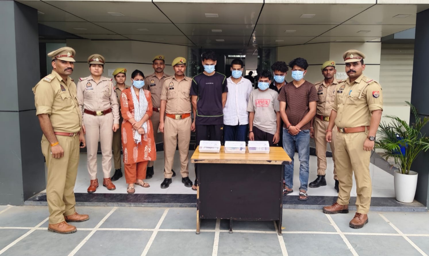 *साइबर ठगों का कॉल सेंटर बेनकाब: फ्लिपकार्ट ग्राहकों को बनाते थे निशाना, छह गिरफ्तार*