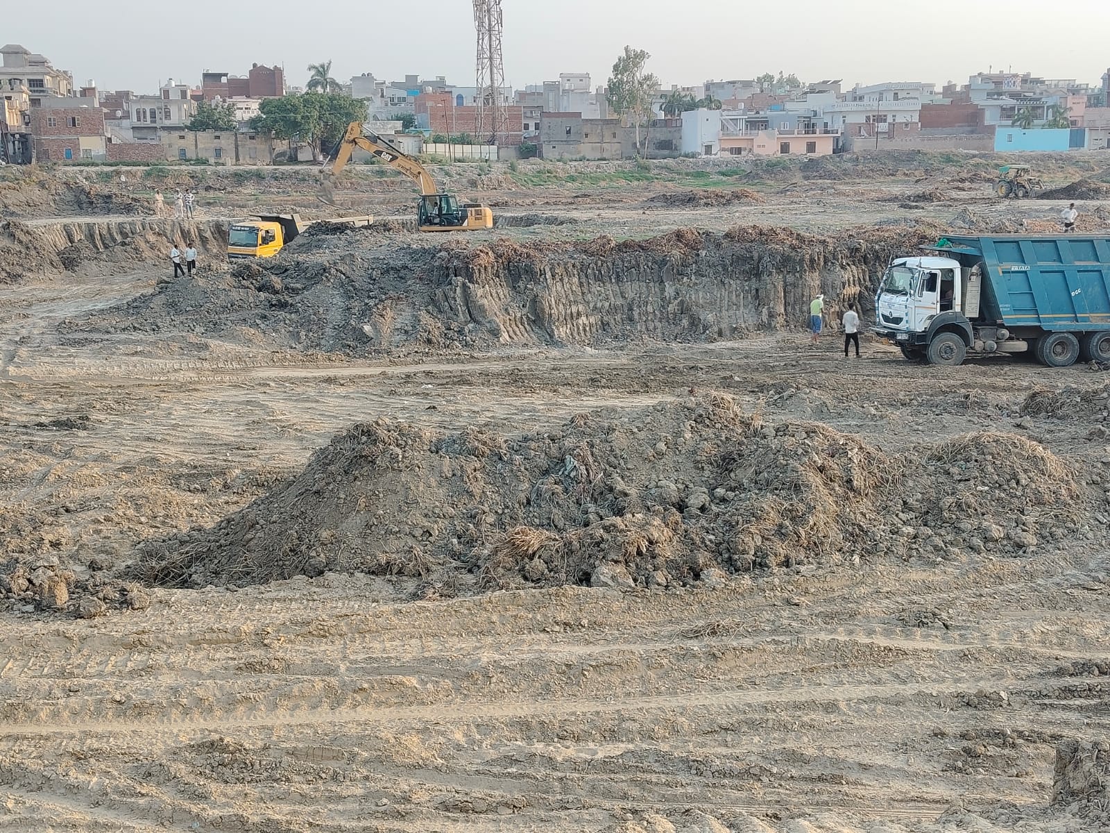 *डासना तालाब में कथित अवैध खनन पर NGT सख्त, संयुक्त जांच समिति गठित, दो माह तक खनन पर रोक*
