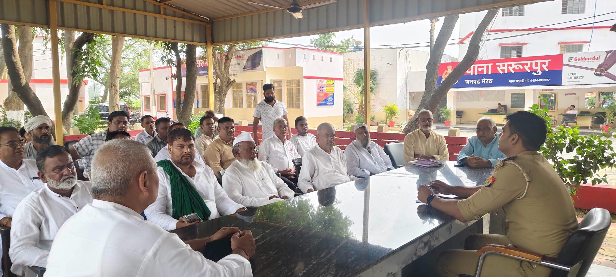 आगामी त्योहारों को लेकर सरूरपुर पुलिस ने की शांति समिति की बैठक