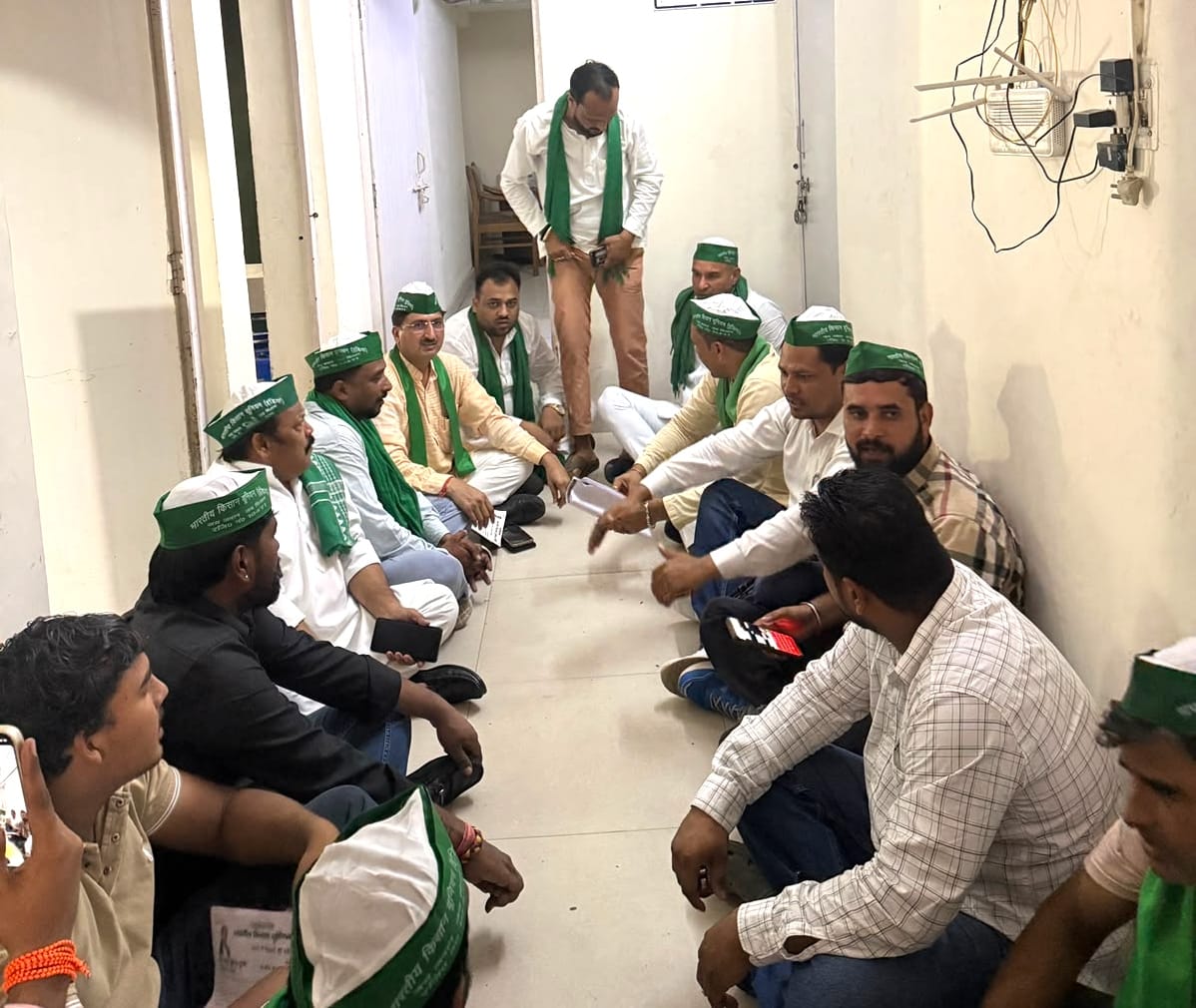 अवैध कॉलोनियों पर भड़के भाकियू इंडिया कार्यकर्ता, सिंचाई विभाग को दिया 15 दिन का अल्टीमेटम