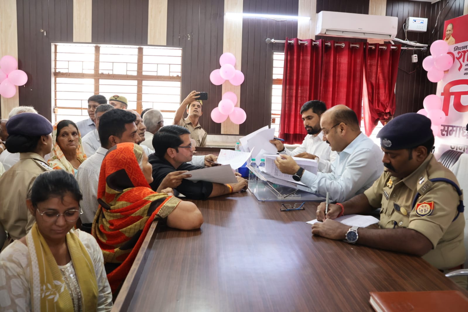 संपूर्ण समाधान दिवस में 159 शिकायतें पहुंचीं, 10 का मौके पर निस्तारण