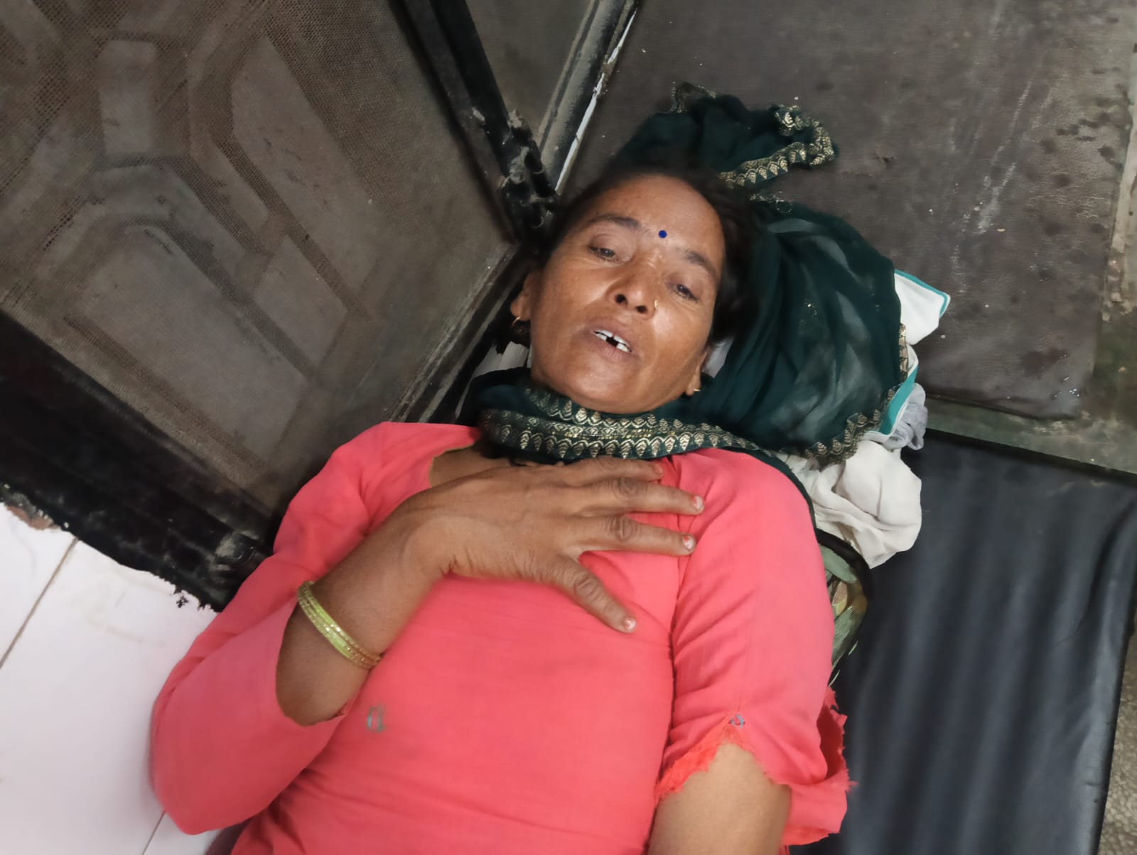 जमीनी विवाद में चले लाठी-डंडों से महिला समेत तीन घायल