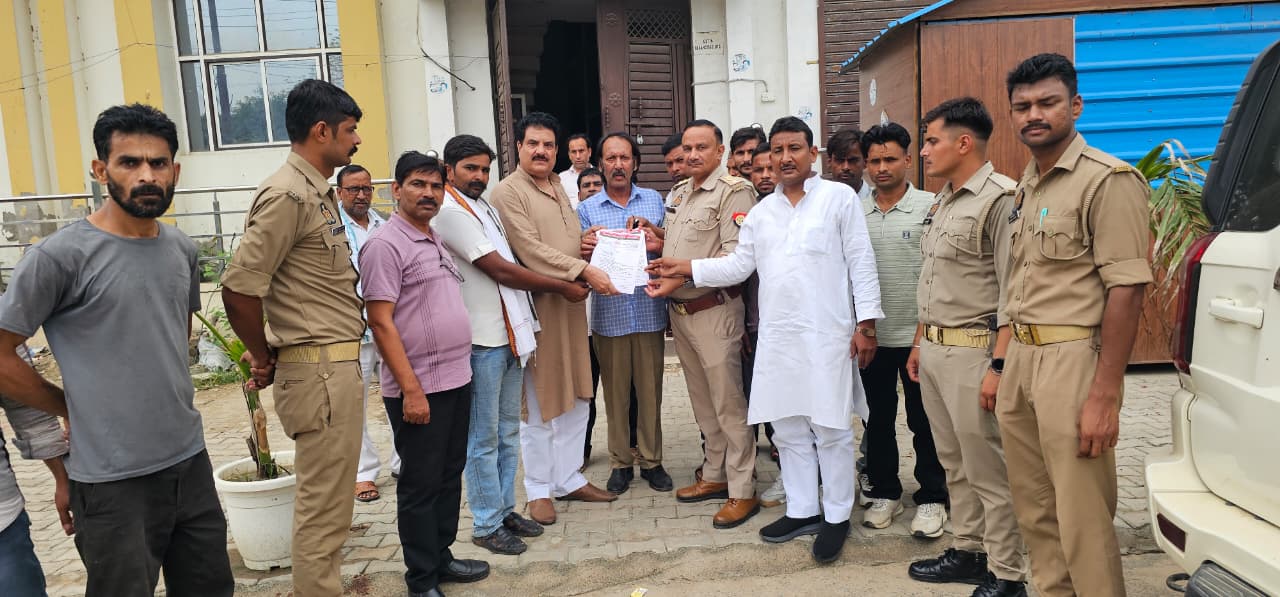 मुख्यमंत्री के सम्भल दौरे से पहले सपा नेता फिरोज़ ख़ाँ हाउस अरेस्ट, पुलिस को सौंपा 9 सूत्रीय ज्ञापन