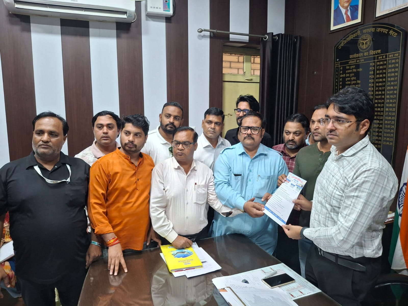 पत्रकार नसीम अहमद की हत्या के विरोध में पत्रकारों ने सौंपा ज्ञापन