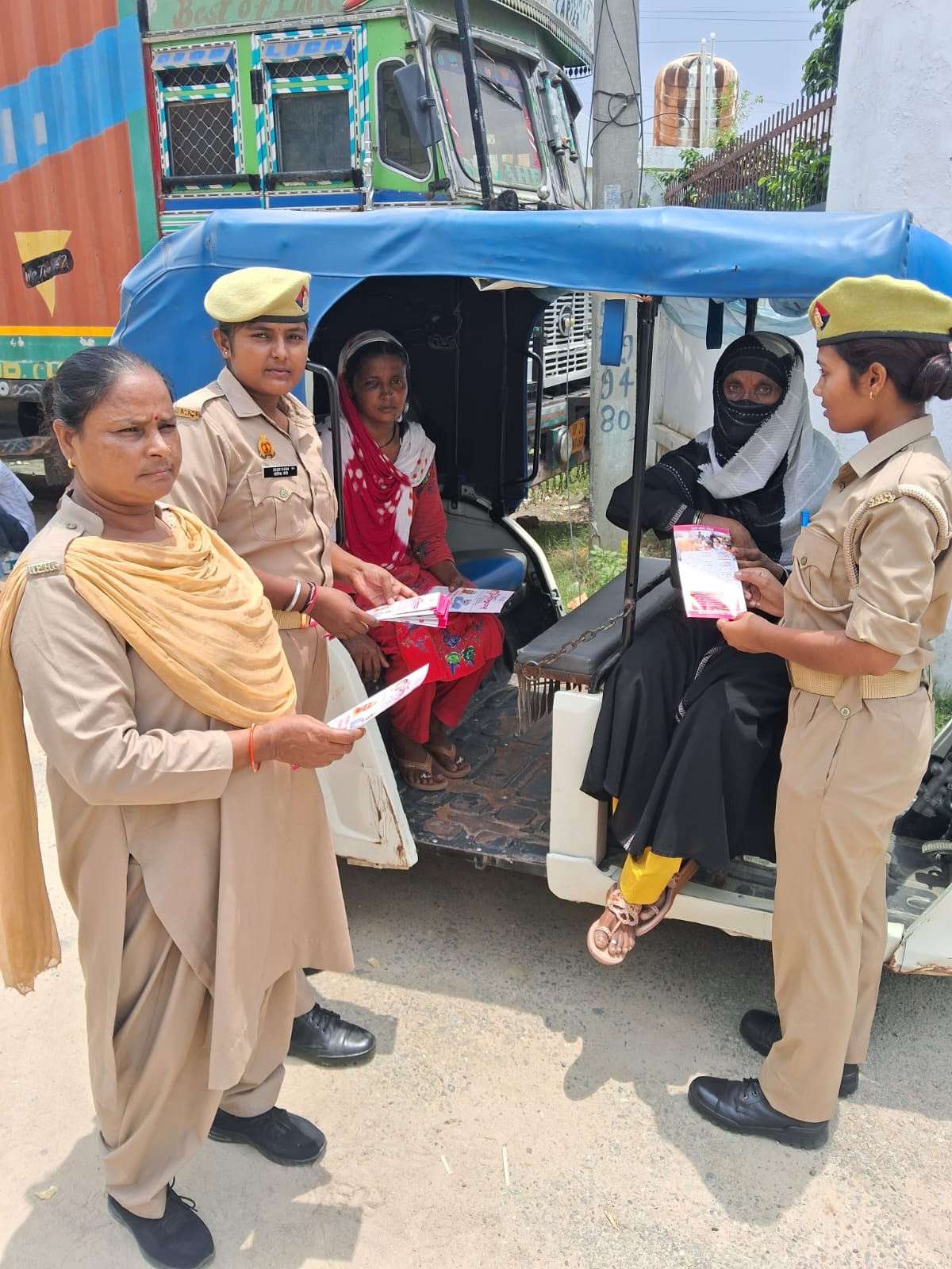 मिशन शक्ति को अंतर्गत महिलाओं को सुरक्षा और अधिकारों के प्रति किया जागरूक