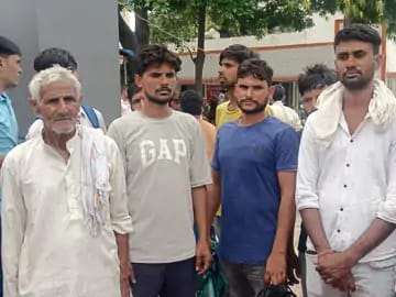 मजदूर की मौत पर थाने में हंगामा, परिजनों ने हत्या का लगायाआरोप