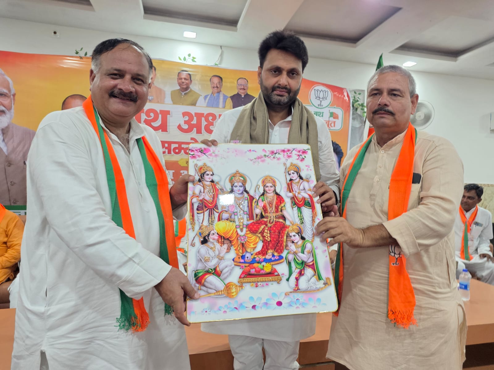 सिवालखास में भाजपा ने फूंका चुनावी बिगुल, बूथ अध्यक्ष सम्मेलन में जुटे कार्यकर्ता