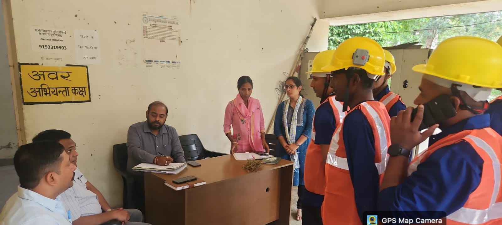बिजली कर्मियों को सुरक्षा का पाठ, पीवीवीएनएल ने दिया तकनीकी प्रशिक्षण
