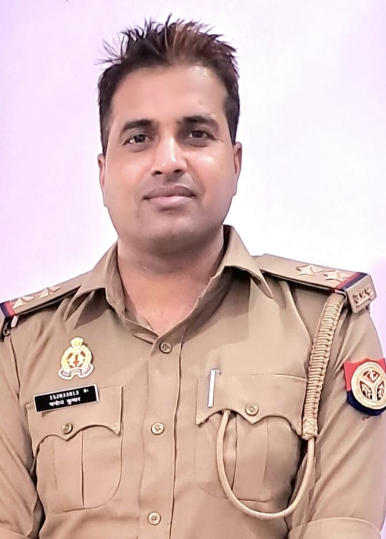नवनियुक्त थाना प्रभारी मनोज कुमार यादव ने चार्ज संभालते ही बदमाशों की कसी नकेल