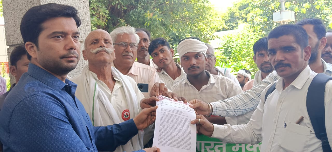 मुक्त व्यापार समझौतों के विरोध में किसान खेत मजदूर संगठन ने राष्ट्रपति के नाम एसडीएम को सौंपा ज्ञापन