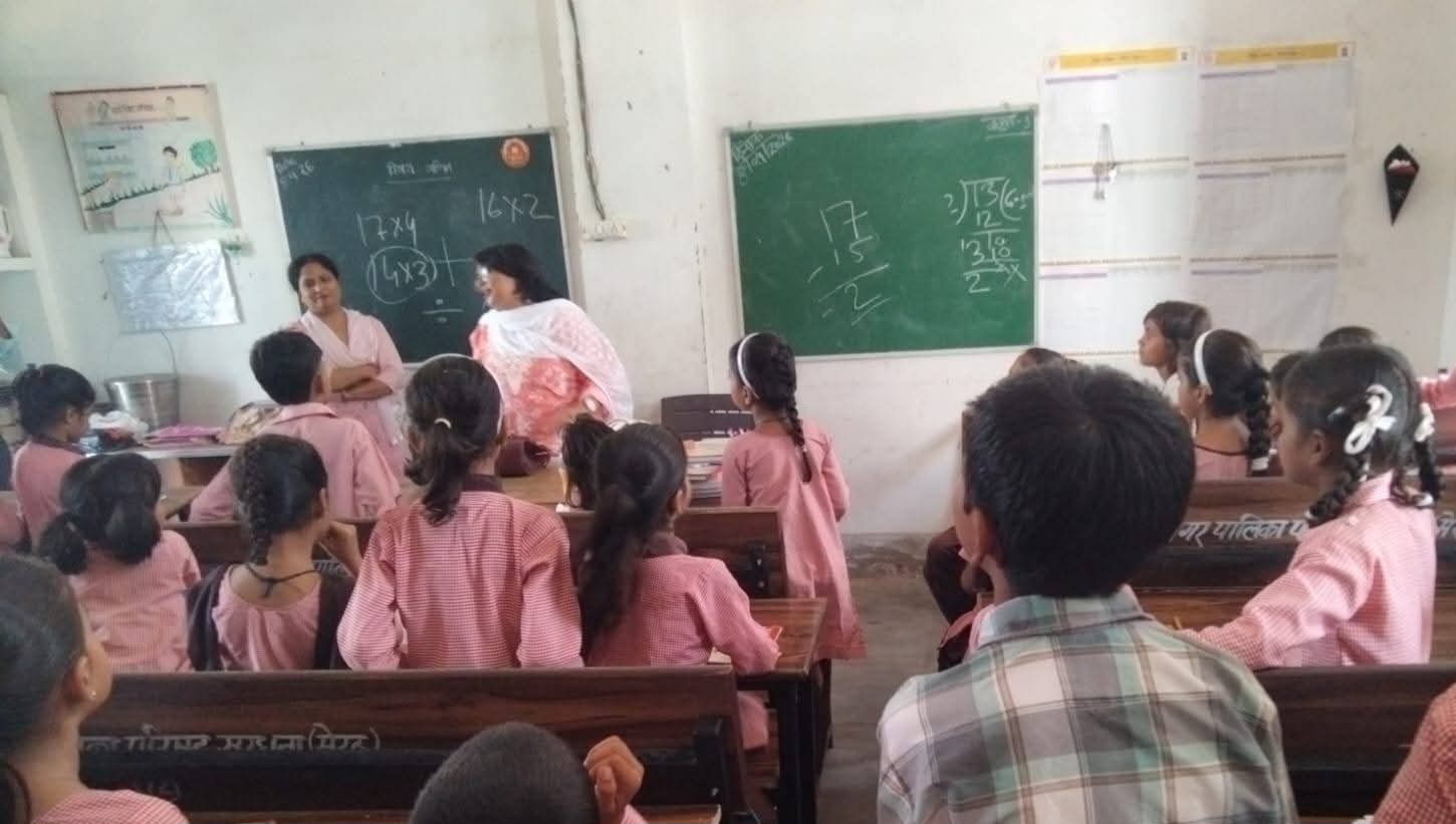 ईओ ने कदीम स्कूल का किया औचक निरीक्षण, सफाई व्यवस्था सुधारने के निर्देश