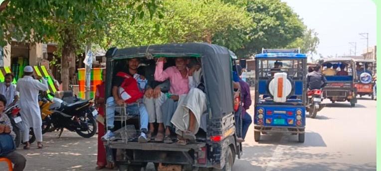 अवैध टैक्सी स्टैंड का फैल रहा मकड़जाल,सवारियों की जान से हो रहा खिलवाड़।  जिम्मेदारों की बड़ी लापरवाही आई सामने कब होगी कार्रवाई।