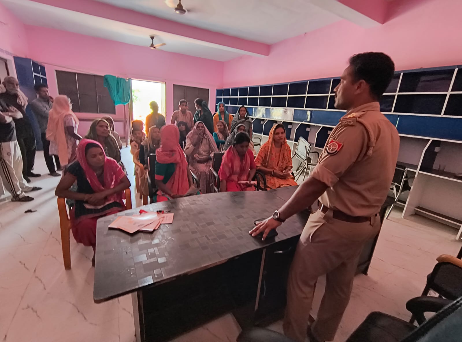 सम्भल: मिशन शक्ति अभियान के तहत महिलाओं और बालिकाओं को किया जागरूक