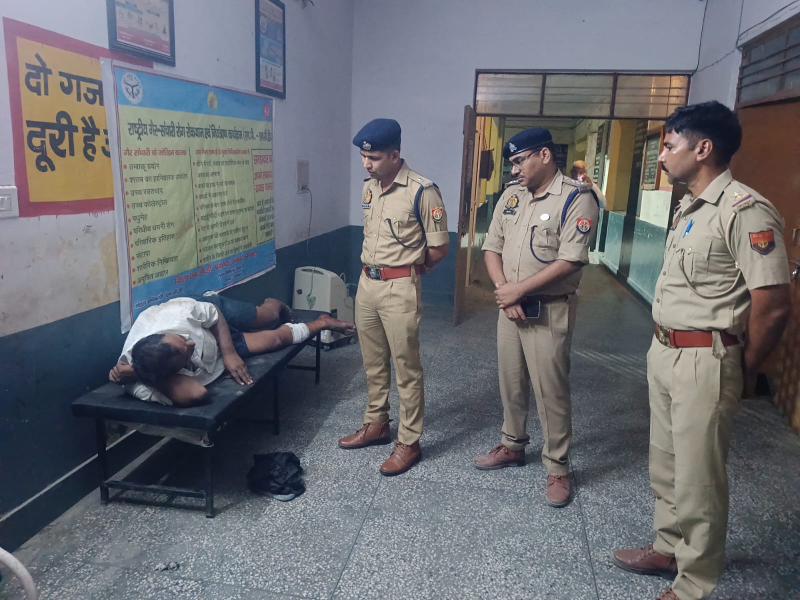 मुठभेड़ में नाबालिग से दुष्कर्म का आरोपी गिरफ्तार   अभियुक्त के पास से एक अवैध तमंचा 315 बोर,एक खोखा और तीन जिंदा कारतूस बरामद।