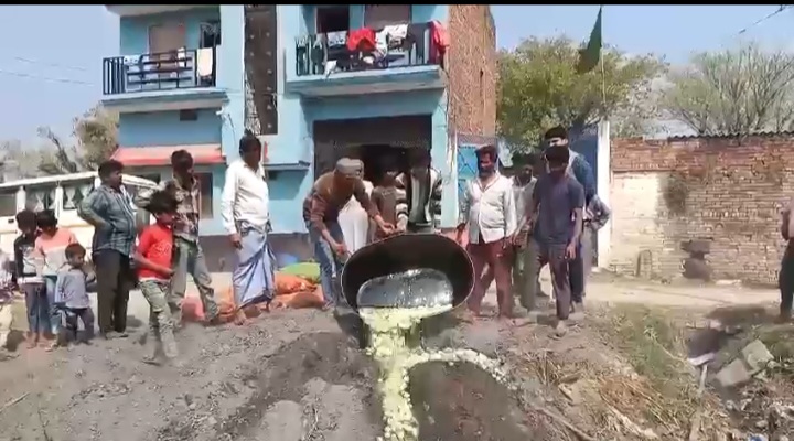 होली के दृष्टिगत खाद्य सुरक्षा टीम ने रसगुल्ला इकाइयों का निरीक्षण, 225 किलोग्राम अस्वच्छ रसगुल्ला नष्ट