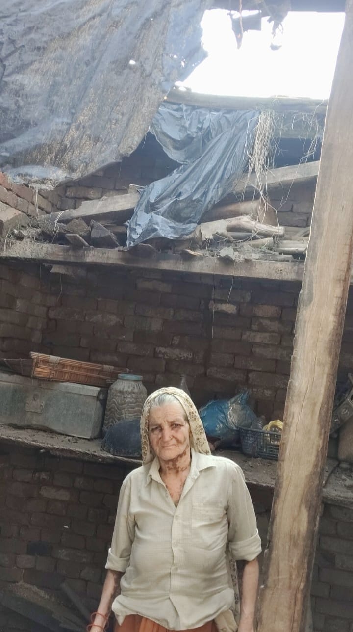 रतुपुरा में विधवा का आशियाना उजड़ा, वैठ में भी मकान क्षतिग्रस्त; प्रशासन ने सहायता का दिया भरोसा
