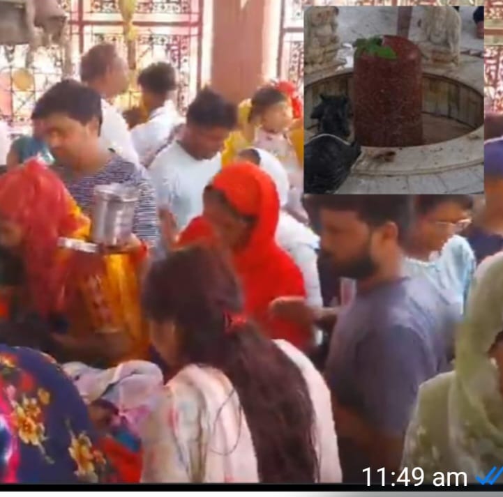 सावन के पहले सोमवार पर शिवालयों में उमड़ी भक्तों की भीड़