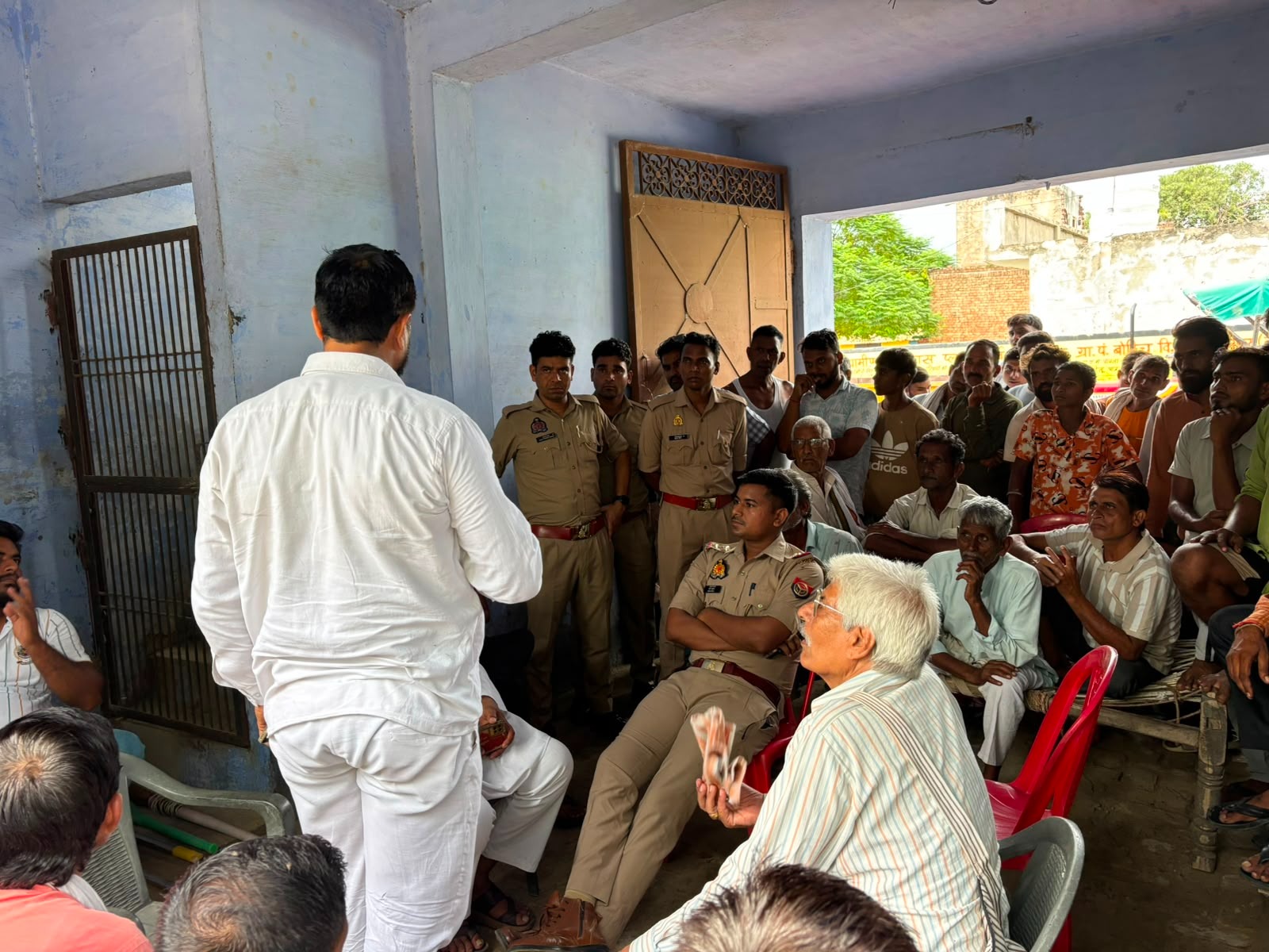 भाकियू (टिकैत) के हस्तक्षेप से मंदिर में नई मूर्ति स्थापित कराने पर बनी सहमति