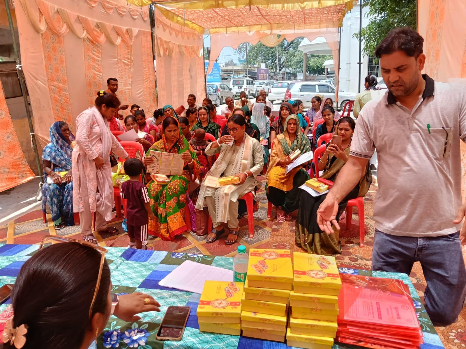 गुन्नौर में लगा खादी ग्रामोद्योग का जागरूकता शिविर