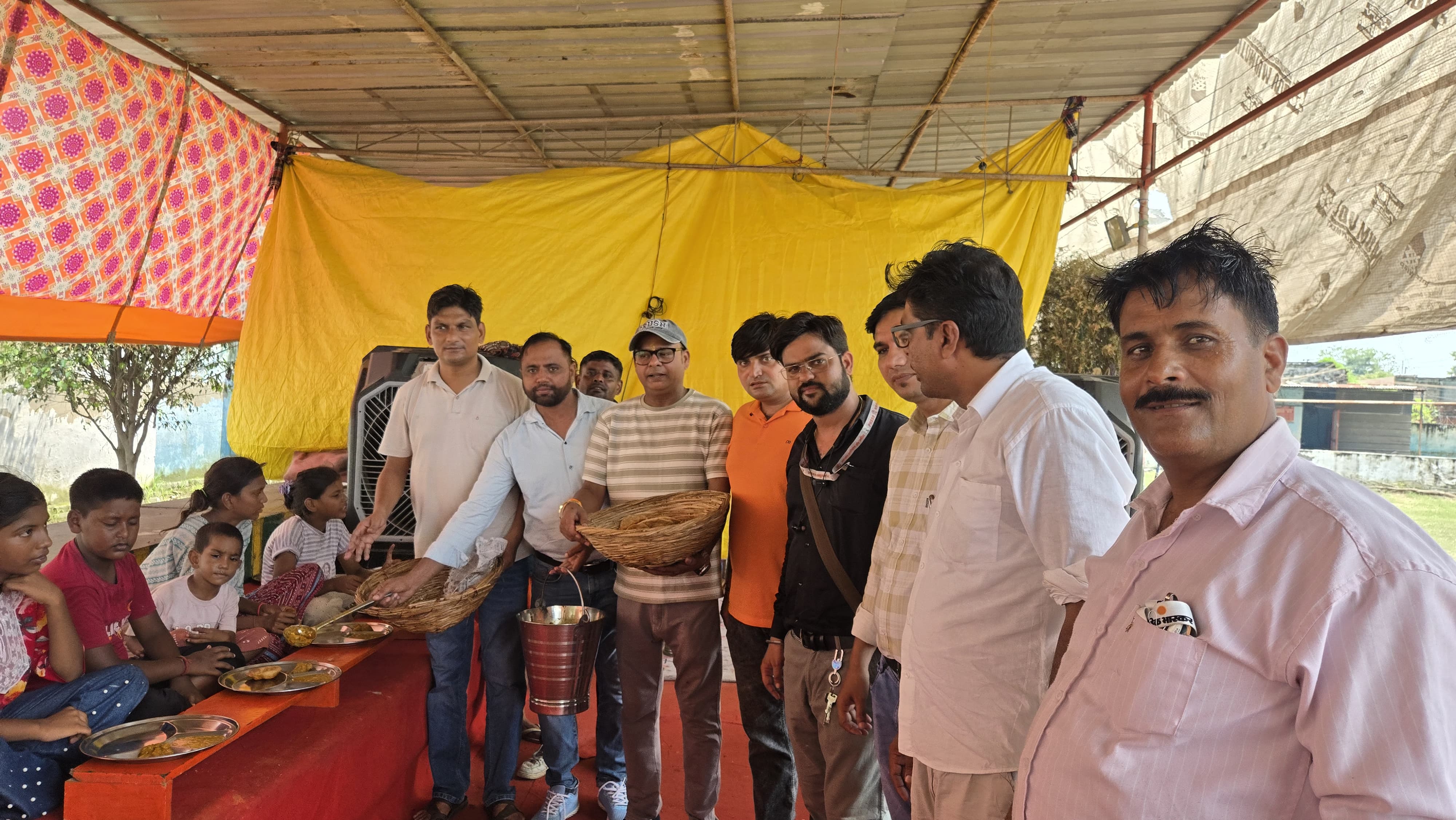 कांवड़ सेवा शिविर में उपज पत्रकार संगठन के पत्रकारों ने की शिवभक्तों की सेवा