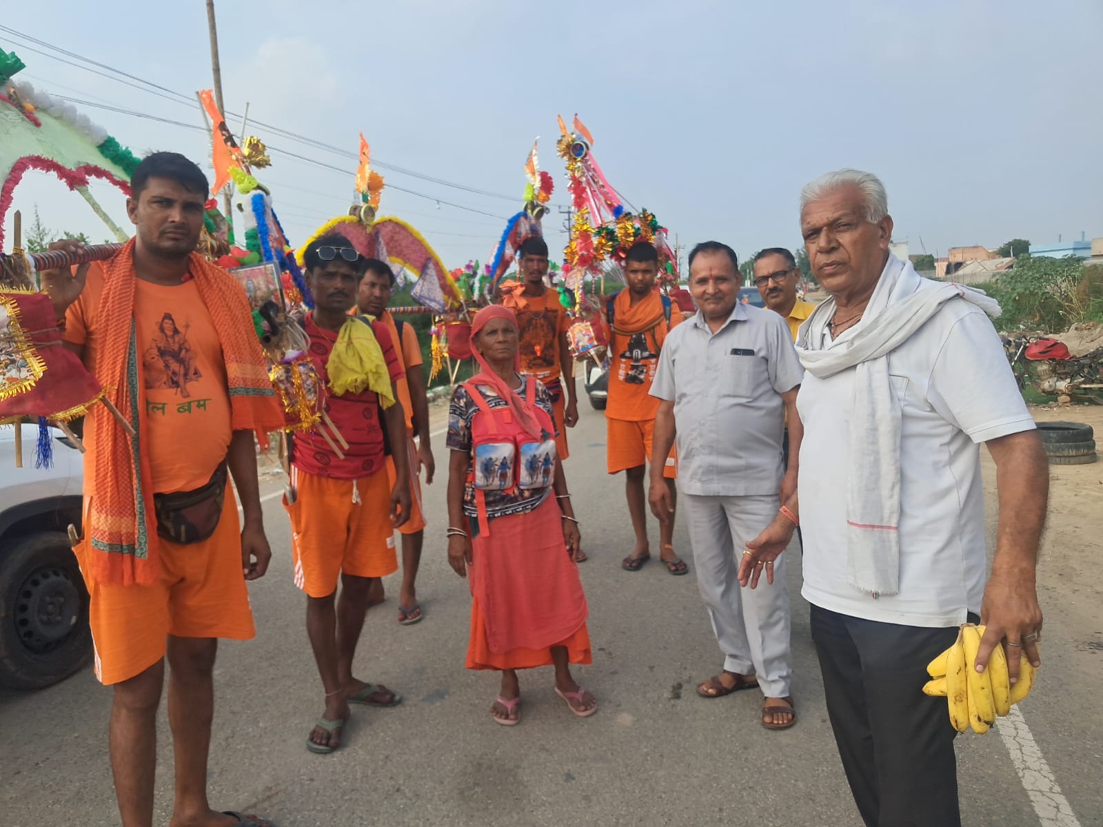 दिल्ली-मेरठ रोड एवं गंगनहर पटरी पर उमड़ा शिव भक्त कांवड़ियों का सैलाब  