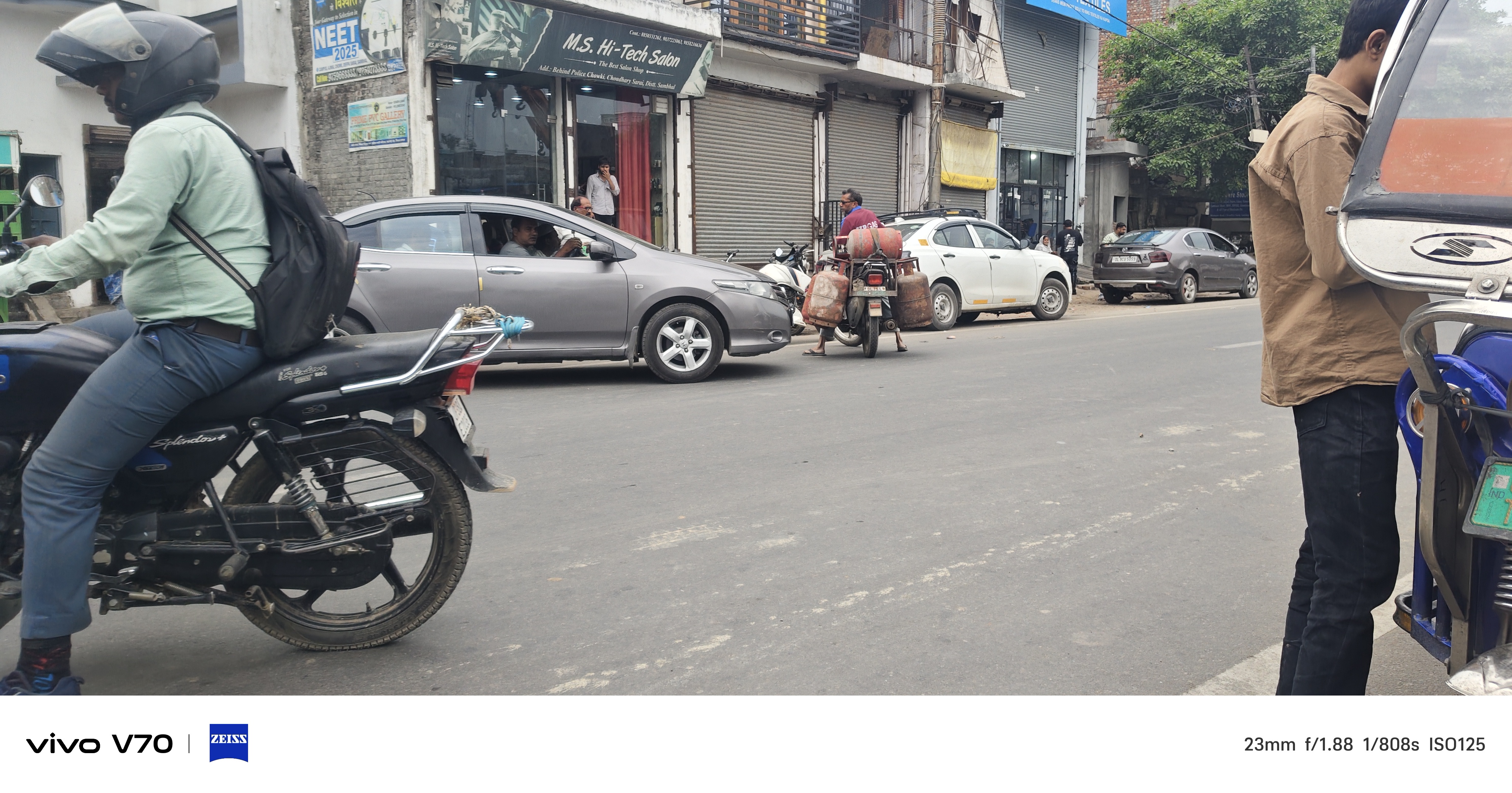 ईद पर घर लौटना महंगा: डग्गामार वाहनों द्वारा दिल्ली–सम्भल रूट पर किराये की लूट, रोडवेज को नुकसान