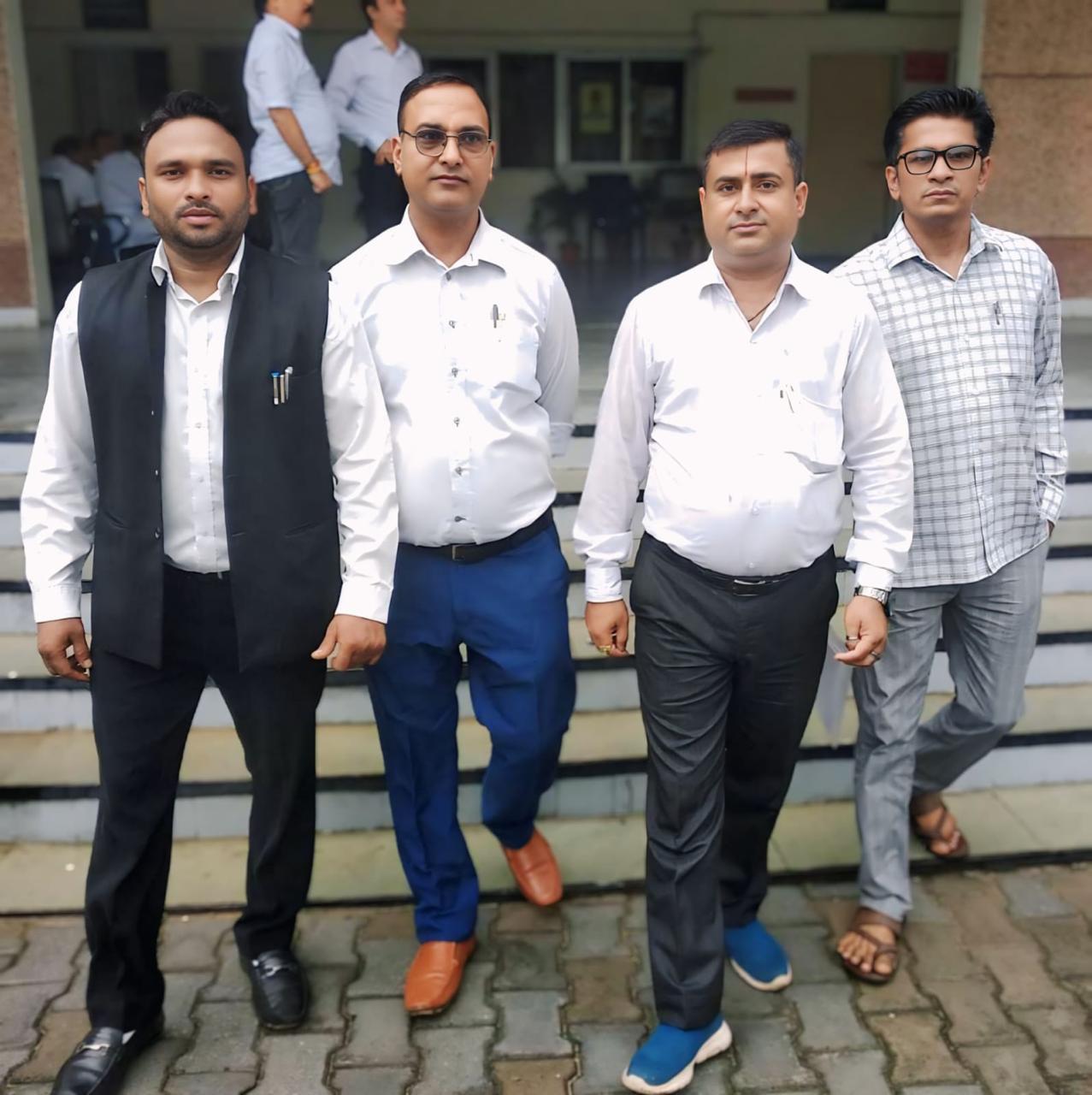 अधिकारियों को भ्रमित और गुमराह करके उत्पीड़न करने से रोकने की गुहार