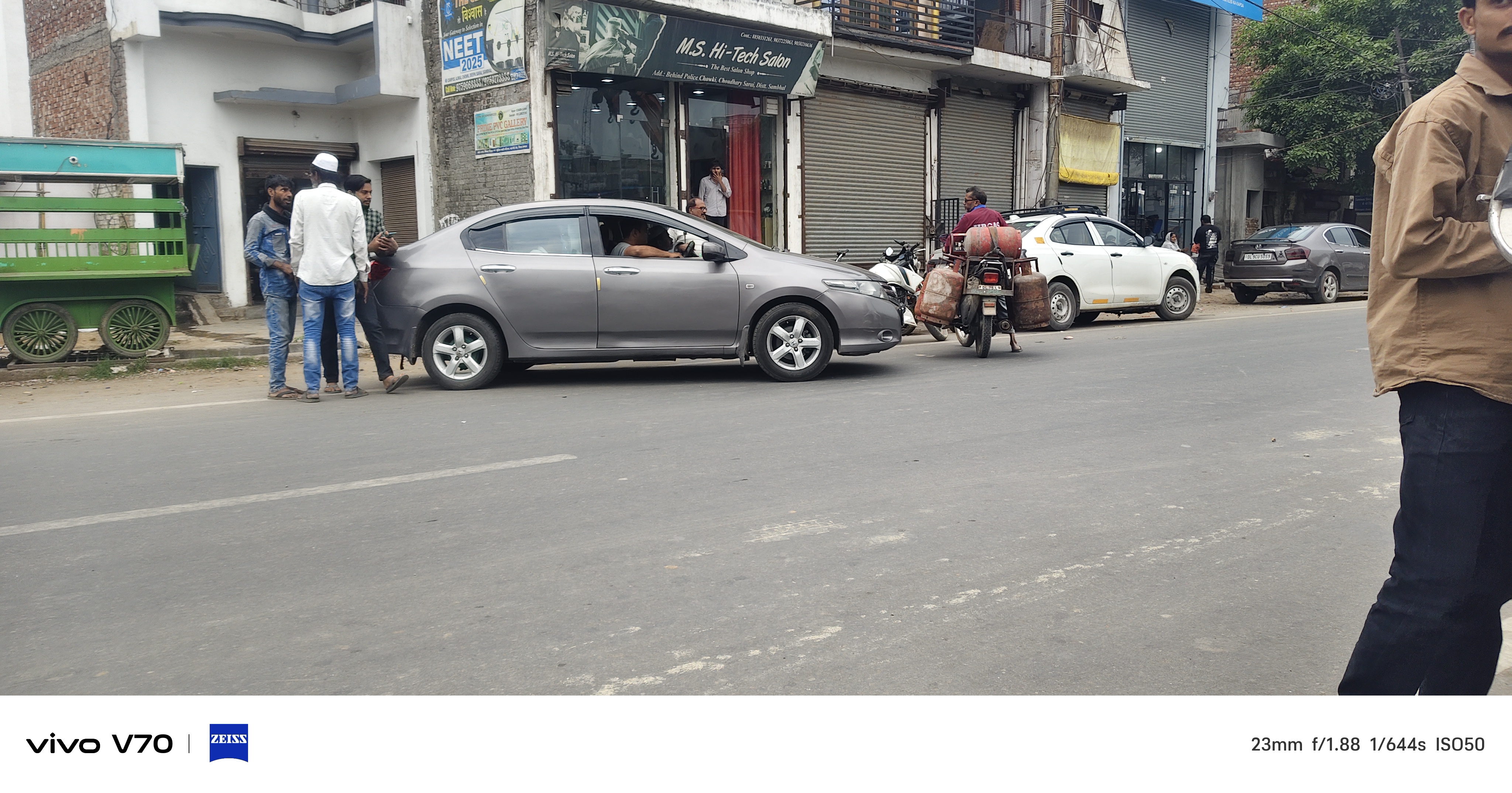 ईद पर घर लौटना महंगा: डग्गामार वाहनों द्वारा दिल्ली–सम्भल रूट पर किराये की लूट, रोडवेज को नुकसान