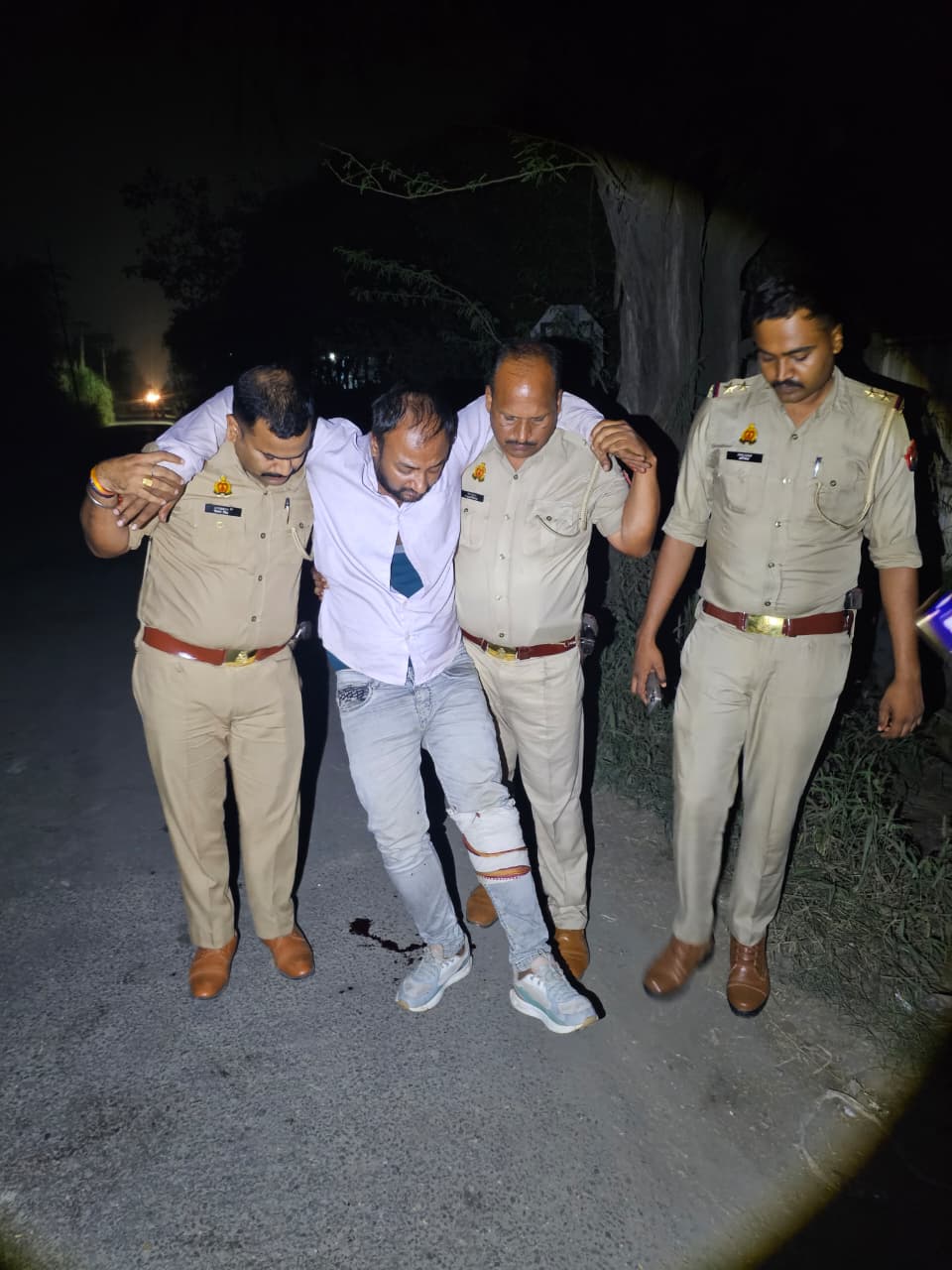 पुलिस मुठभेड़ में लूट का आरोपी कपिल घायल, गिरफ्तार