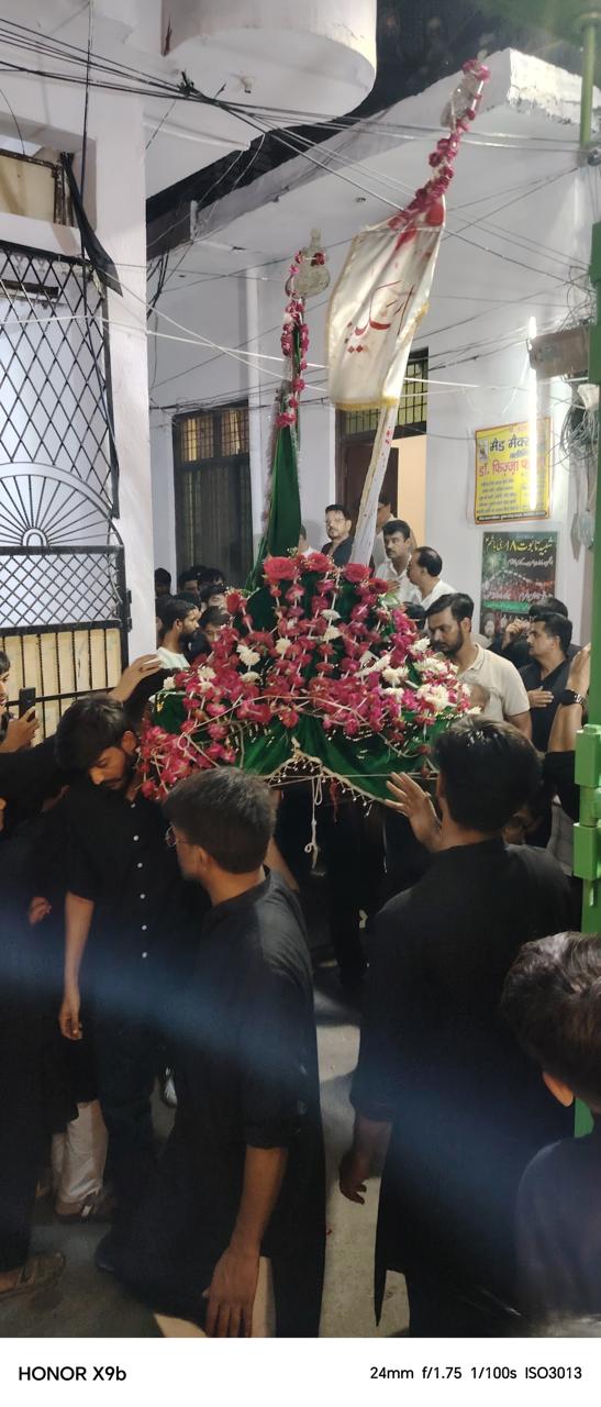 मजलिस में मौलाना मिर्ज़ा दानिश ने दिया देशप्रेम और भाईचारे का सन्देश