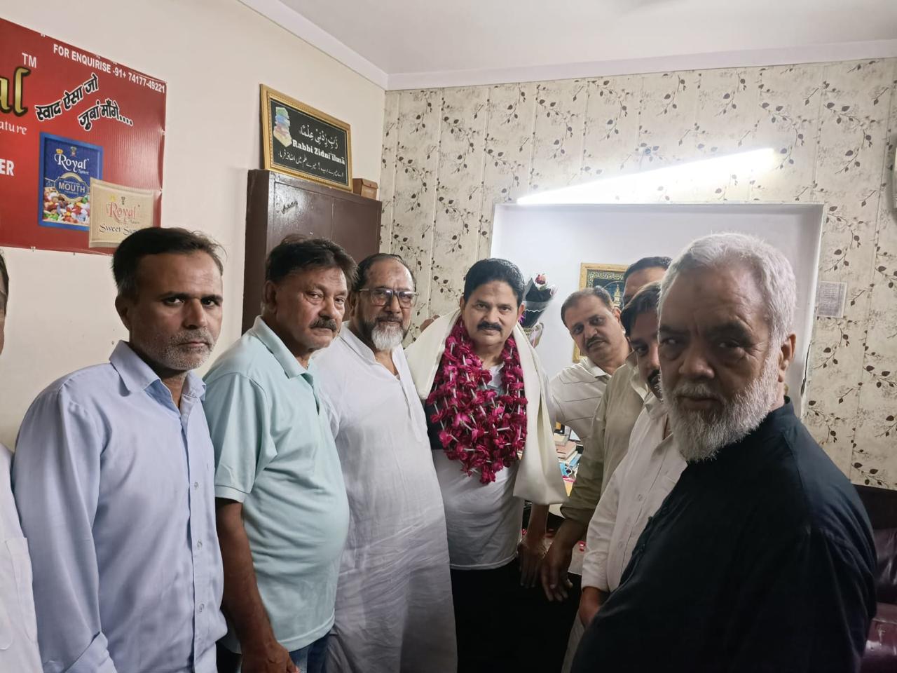 उर्दू अदब सोसाइटी ने दर्ज कराई अपनी गरिमामयी उपस्थिति, पूर्व पालिका अध्यक्ष का जाना हाल, होनहारों को दी