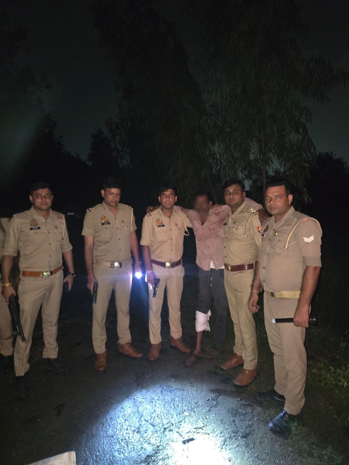 पुलिस की गोली लगने से गोकश हुआ घायल
