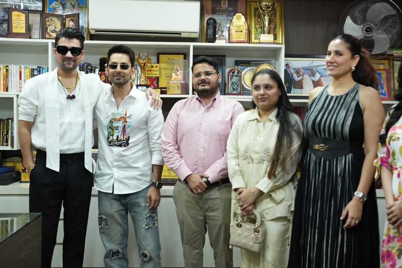 *आरकेजीआईटी में फिल्म ‘आर्यभट्ट का ज़ीरो’ का प्रमोशन, सितारों संग झूमे छात्र*