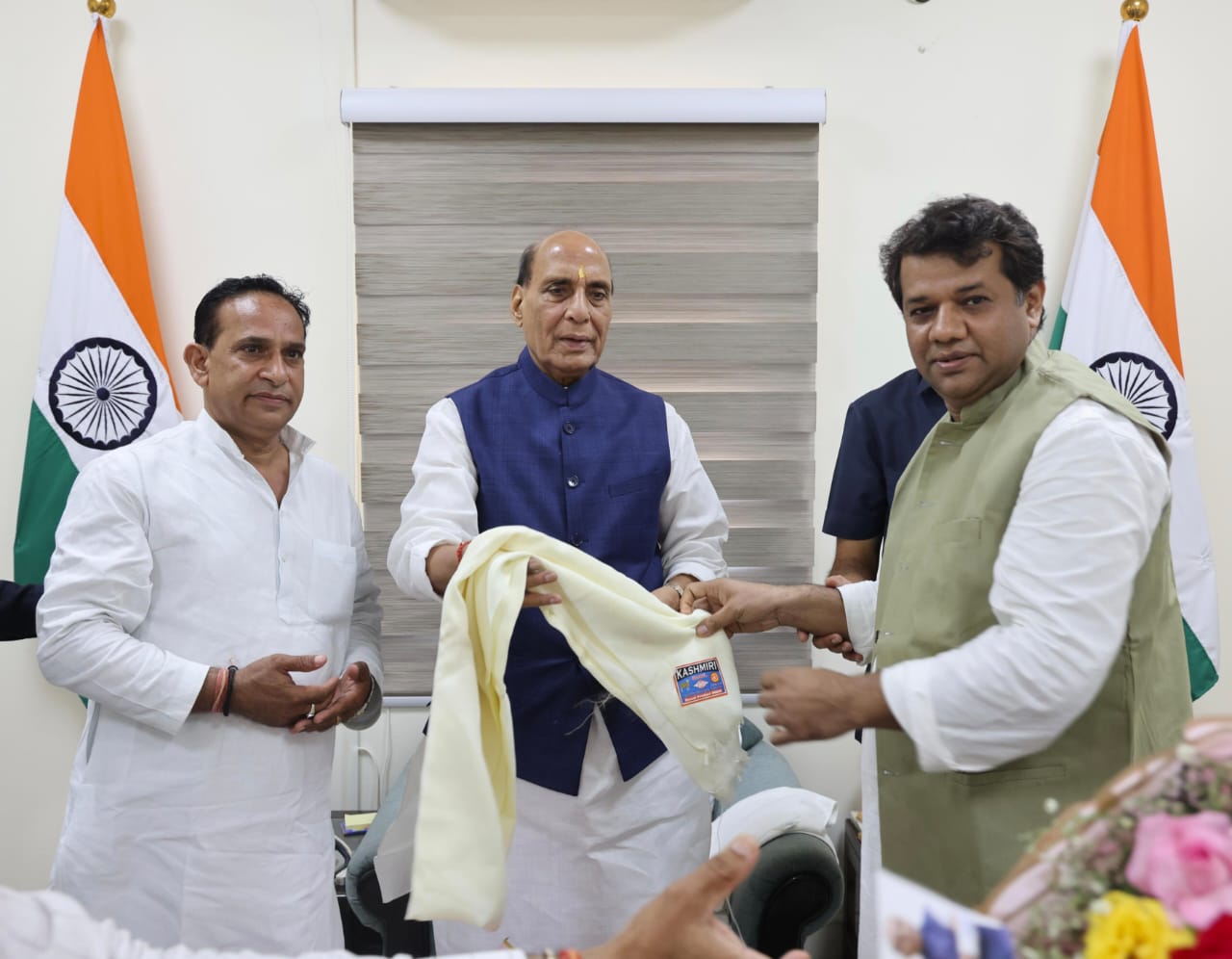 रक्षामंत्री राजनाथ सिंह को जन्मदिन की बधाई देने दिल्ली पहुंचे डॉ. सोलत पाशा