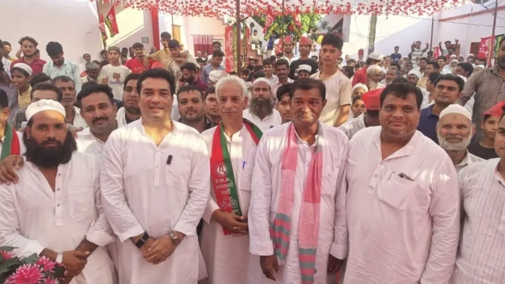 पिठलोकर में सपा की पीडीए चौपाल, वसीम राजा बोले- गांव-गांव पहुंचकर लोगों की समस्याएं जानें कार्यकर्ता