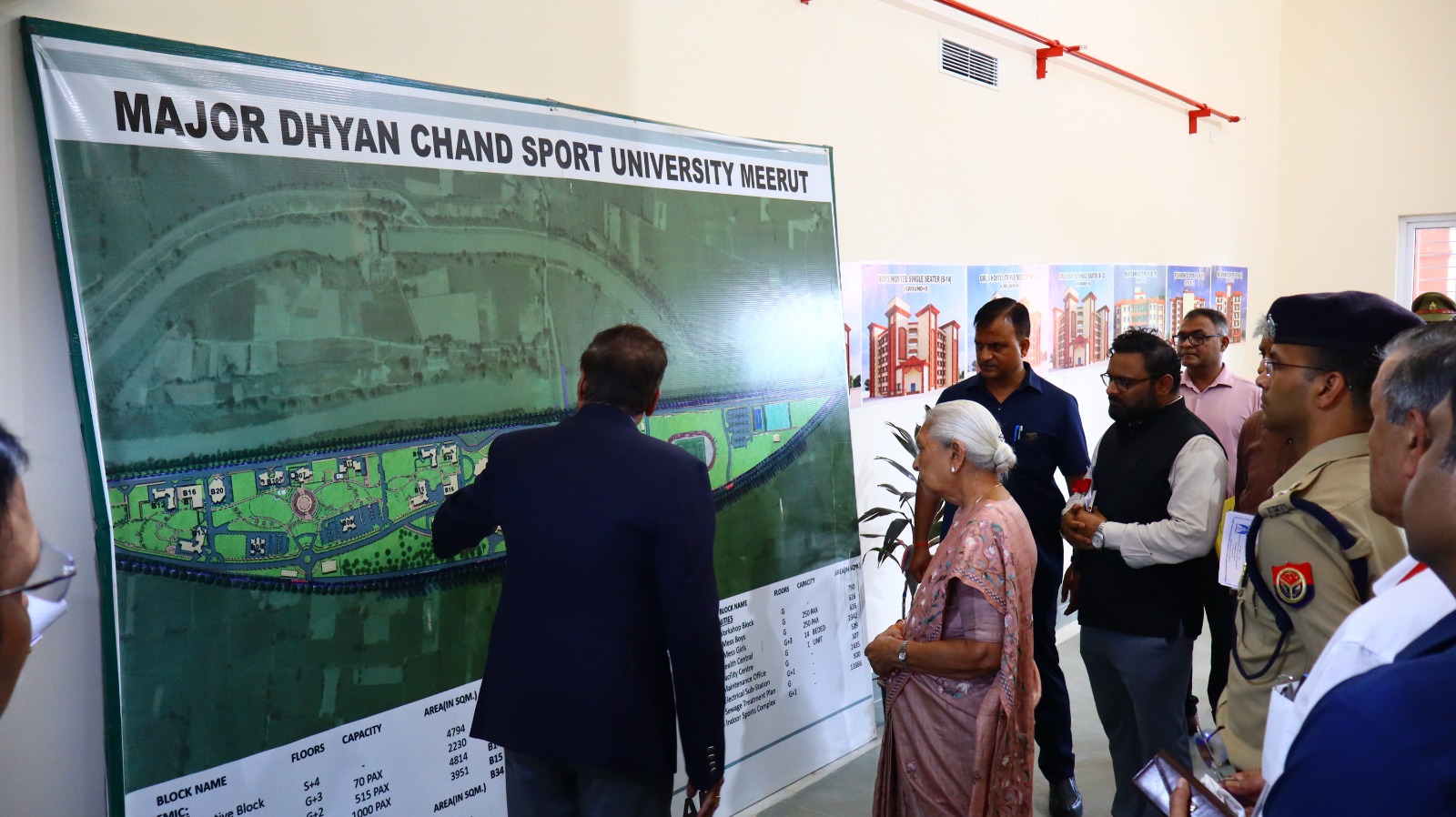 राज्यपाल आनंदीबेन पटेल ने मेजर ध्यानचंद खेल विश्वविद्यालय का किया निरीक्षण, विश्वस्तरीय संस्थान बनाने पर दिया जोर
