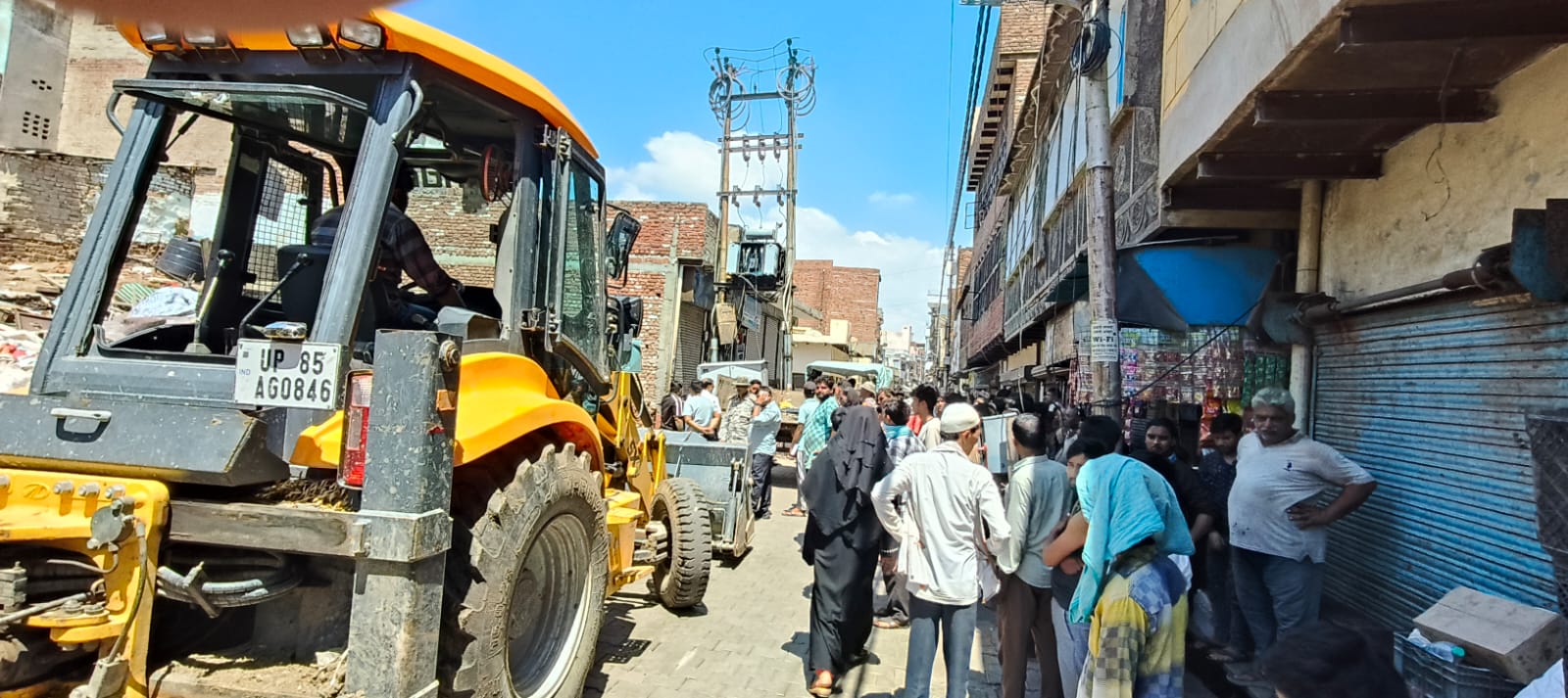 डीगगेट में अतिक्रमण पर नगर निगम का बड़ा एक्शन, सड़क पर रखा कबाड़ हटवाया; कई कारोबारियों के चालान