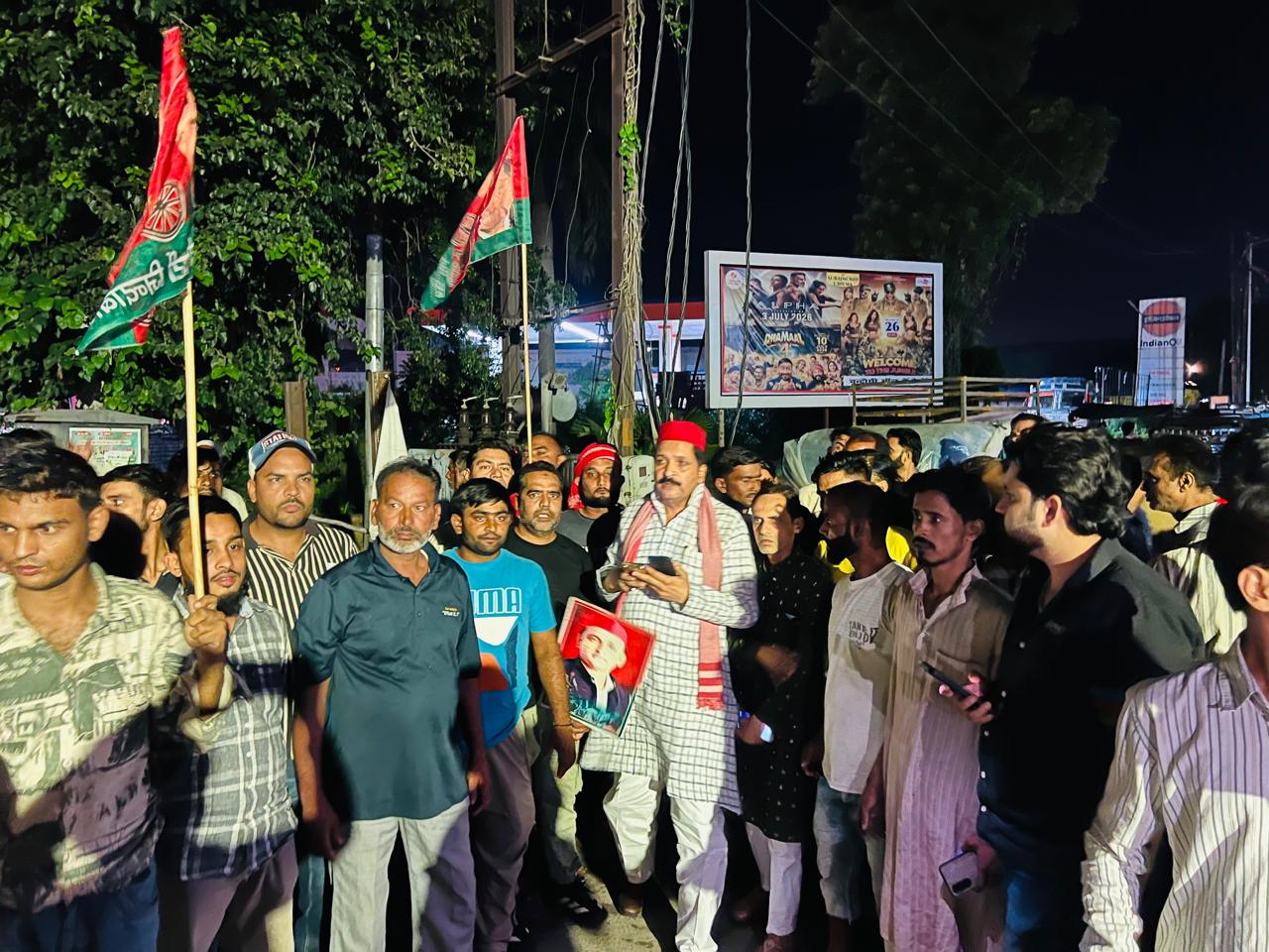अखिलेश यादव की गिरफ्तारी के विरोध में सपा का विरोध प्रदर्शन