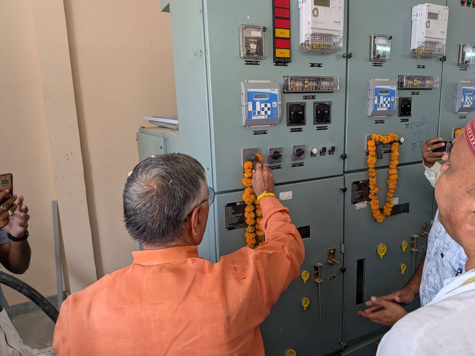 सम्भल को मिली सौगात ,योजना बिजनेस प्लान वर्ष 2025-26 के अन्तर्गत ₹671.84 लाख से निर्मित 33/11 केवी 2×5 एम. वी. ए  विद्युत उपकेंद्र  ततारपुर विद्युत वितरण खण्ड  सम्भल  का मा.प्रभारी मंत्री जी  द्वारा किया गया लोकार्पण