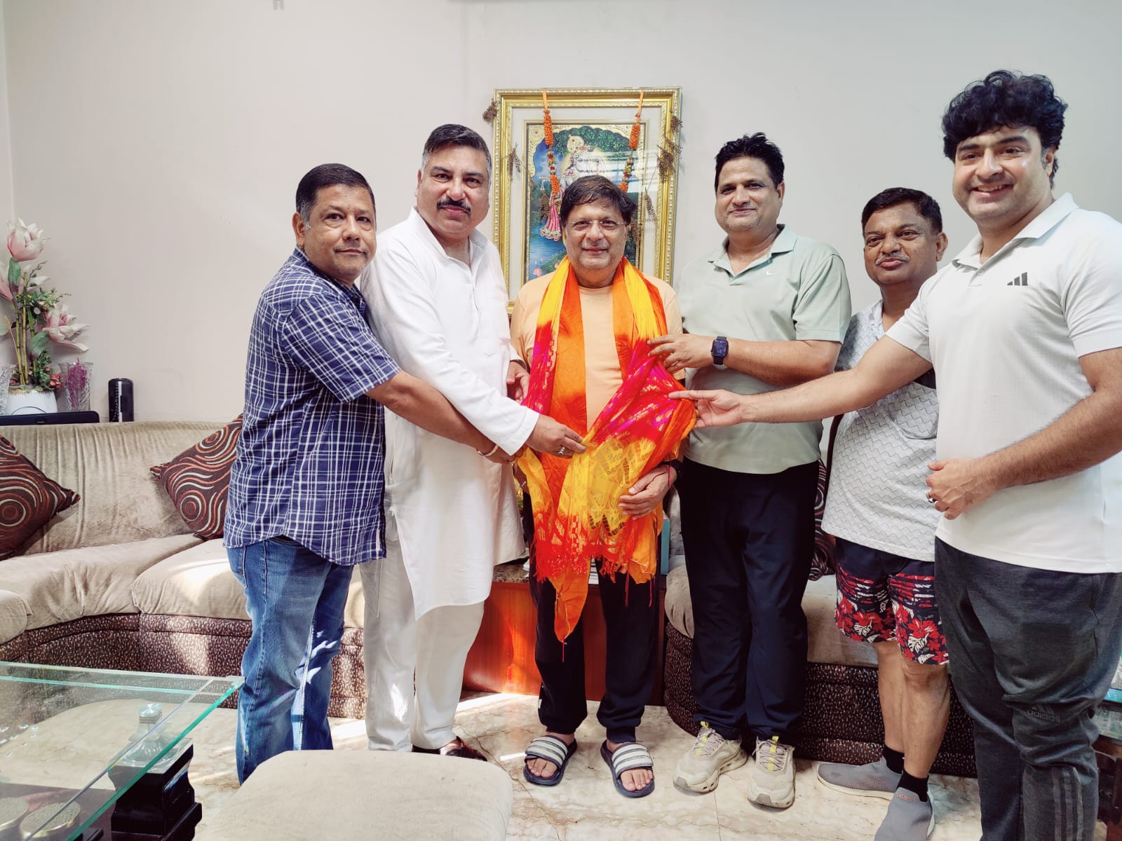 *डा.अतुल जैन ने साथियों के साथ आलोक गर्ग को विश्व हिंदू परिषद का प्रांतीय संपर्क प्रमुख बनाए जाने पर बधाई दीविश्व हिंदू परिषद*