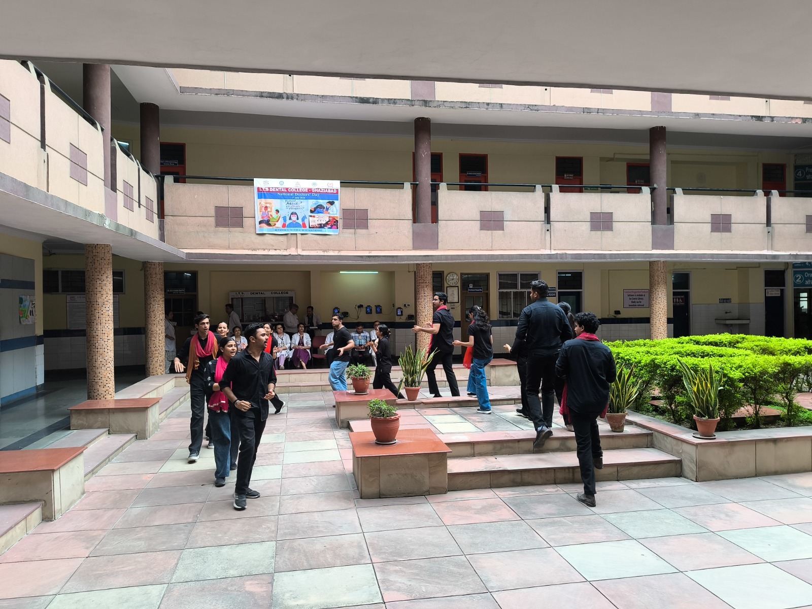 आई.टी.एस. डेंटल कॉलेज में राष्ट्रीय चिकित्सक दिवस उत्साहपूर्वक मनाया गया