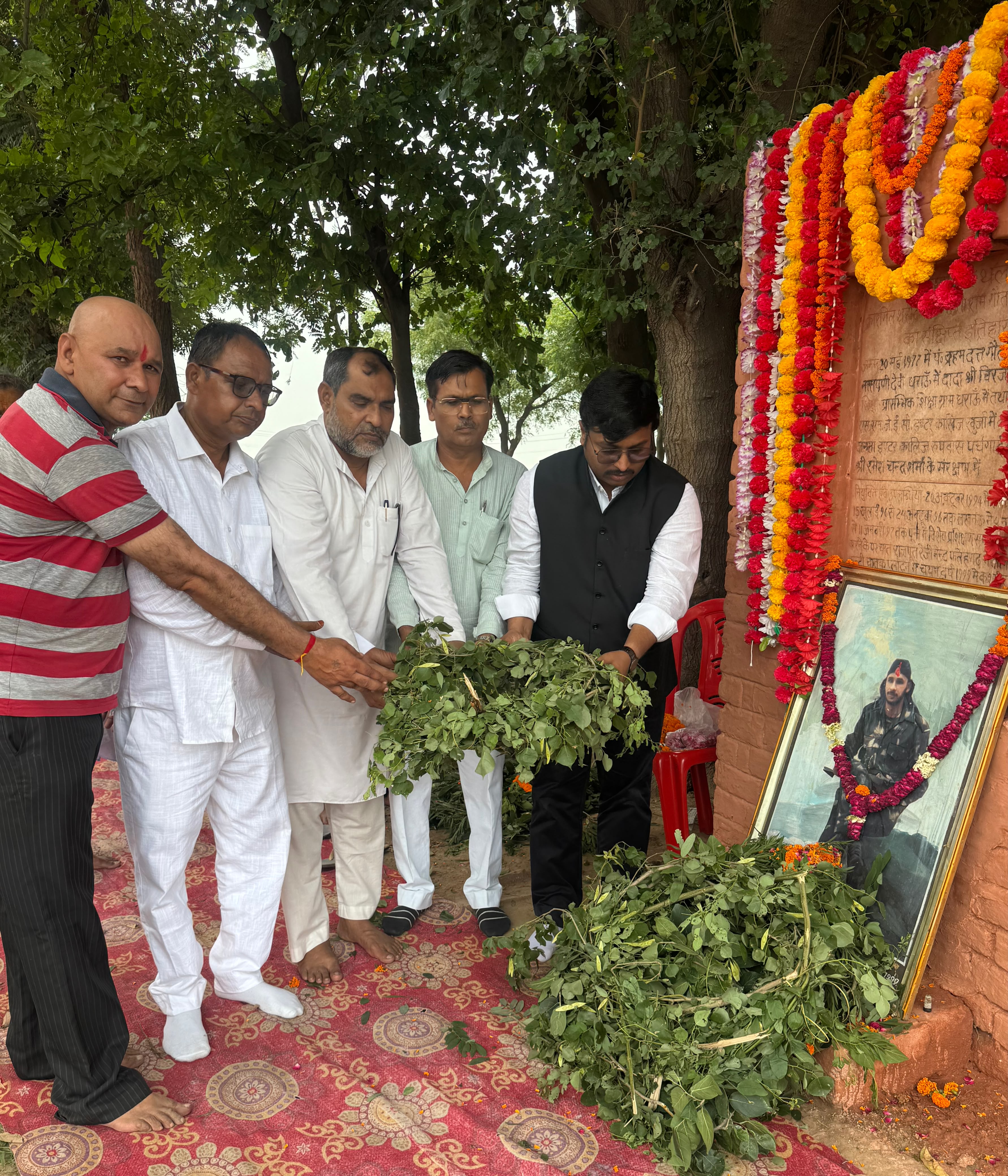 शहीदी दिवस पर कांग्रेस जिलाध्यक्ष ने शहीद दाताराम को दी श्रद्धांजलि, पूर्व सैनिको को किया सम्मानित