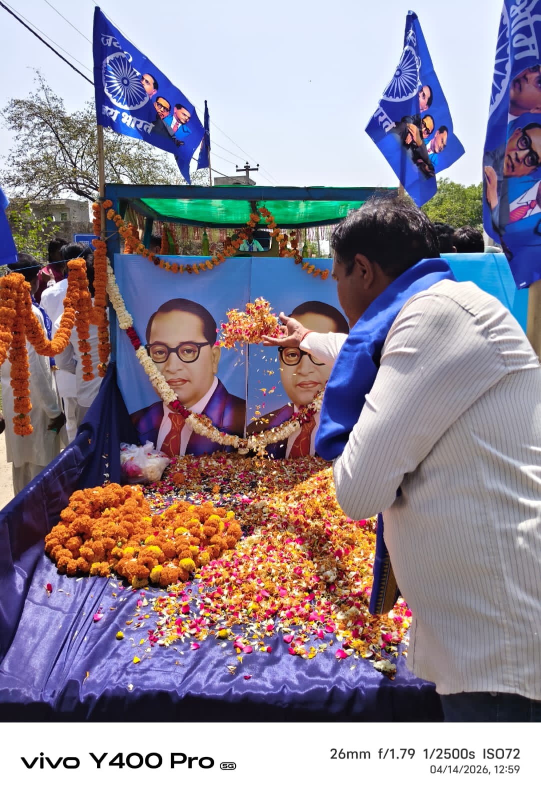 जेवर के अमरपुर गांव में बाबा साहेब की 135वीं जयंती पर भव्य झांकी, पुष्प अर्पित कर लिया संकल्प