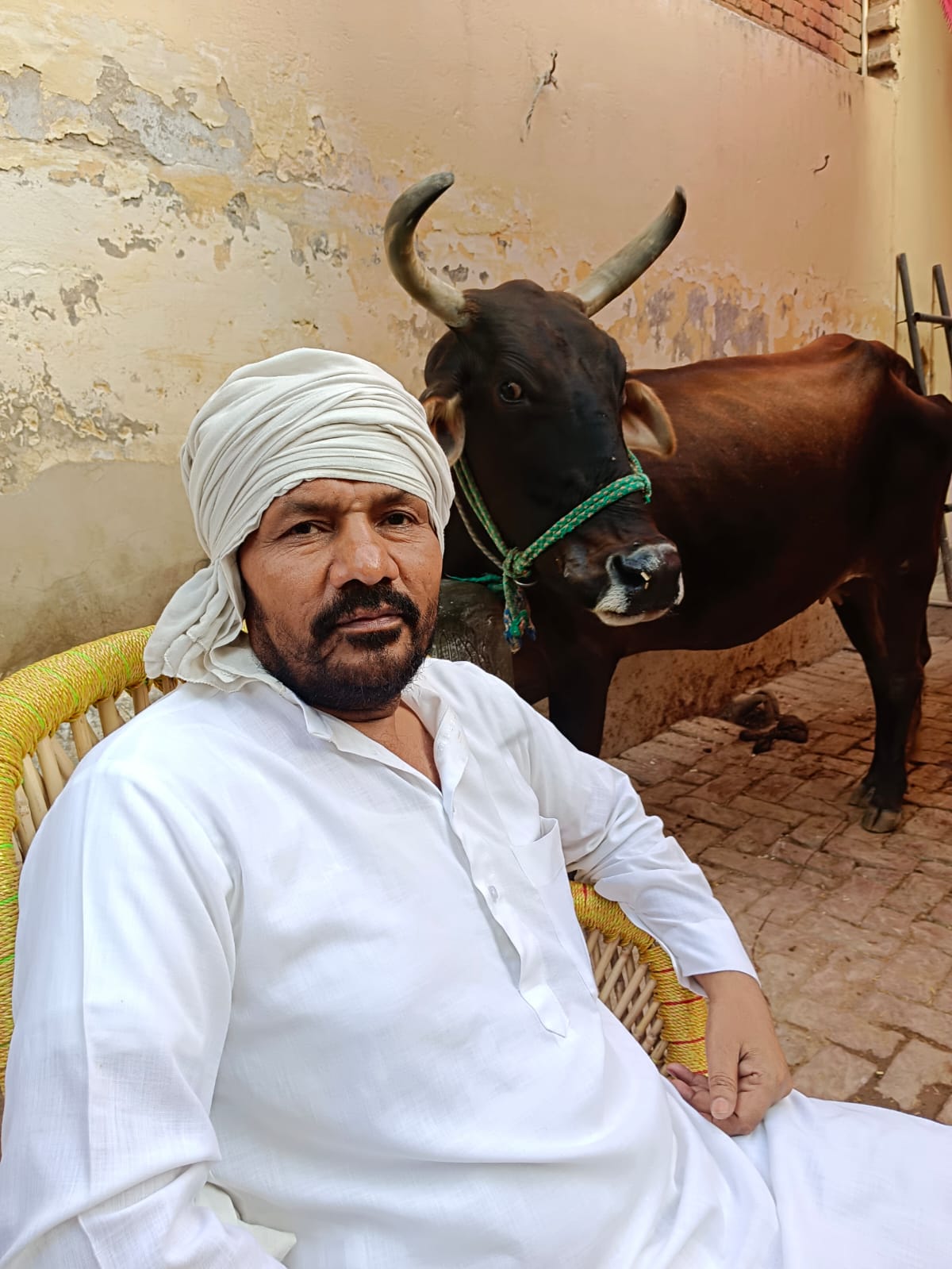 एक 60 वर्षीय किसान ने एक साथ एक बैचलर डिग्री, और एक दर्जन मास्टर डिग्री की परीक्षाएं देकर रचा नया इतिहास