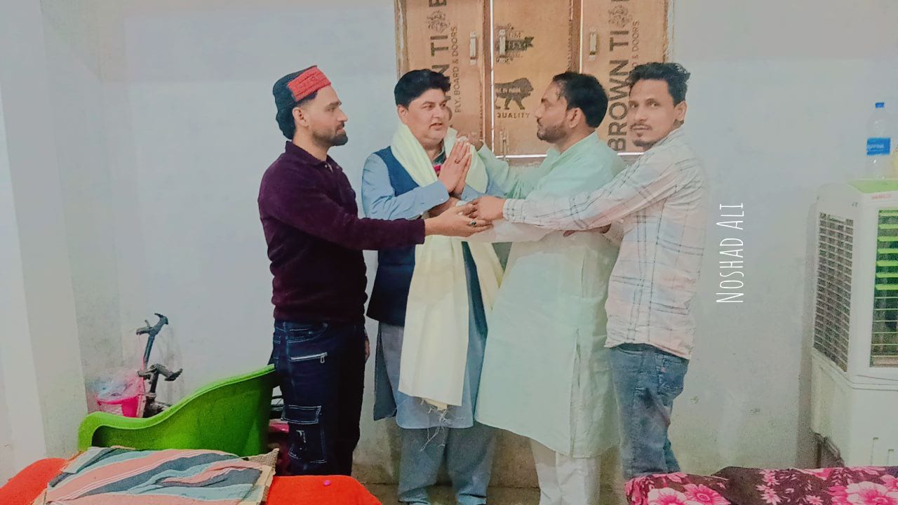 नामित सभासद बनने पर सय्यद शान अली का घर पर हुआ सम्मान समारोह