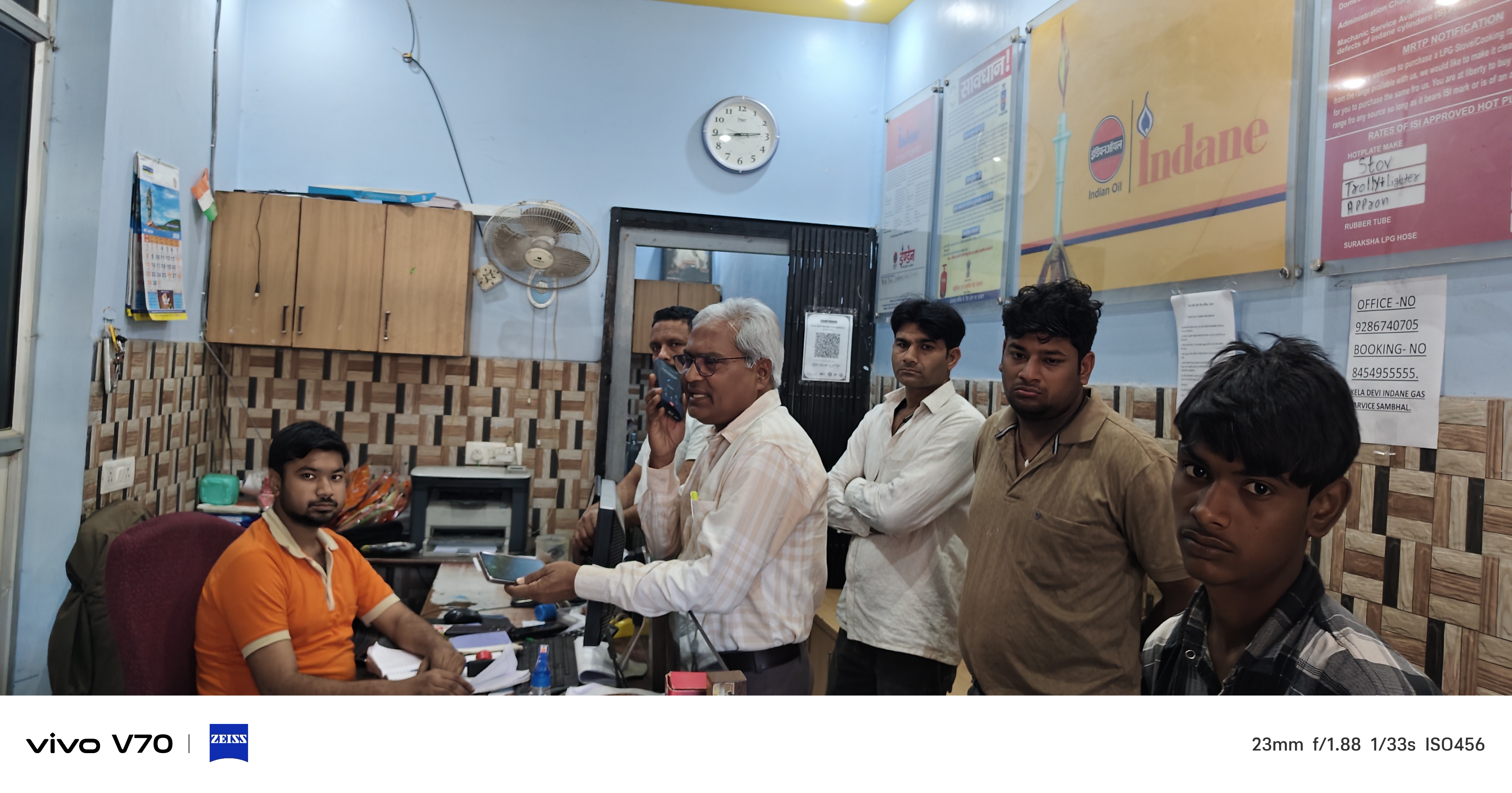 इंडेन गैस एजेंसी का सिटी मजिस्ट्रेट ने किया निरीक्षण, एक उपभोक्ता की शिकायत पर दिलाया सिलेंडर सम्भल