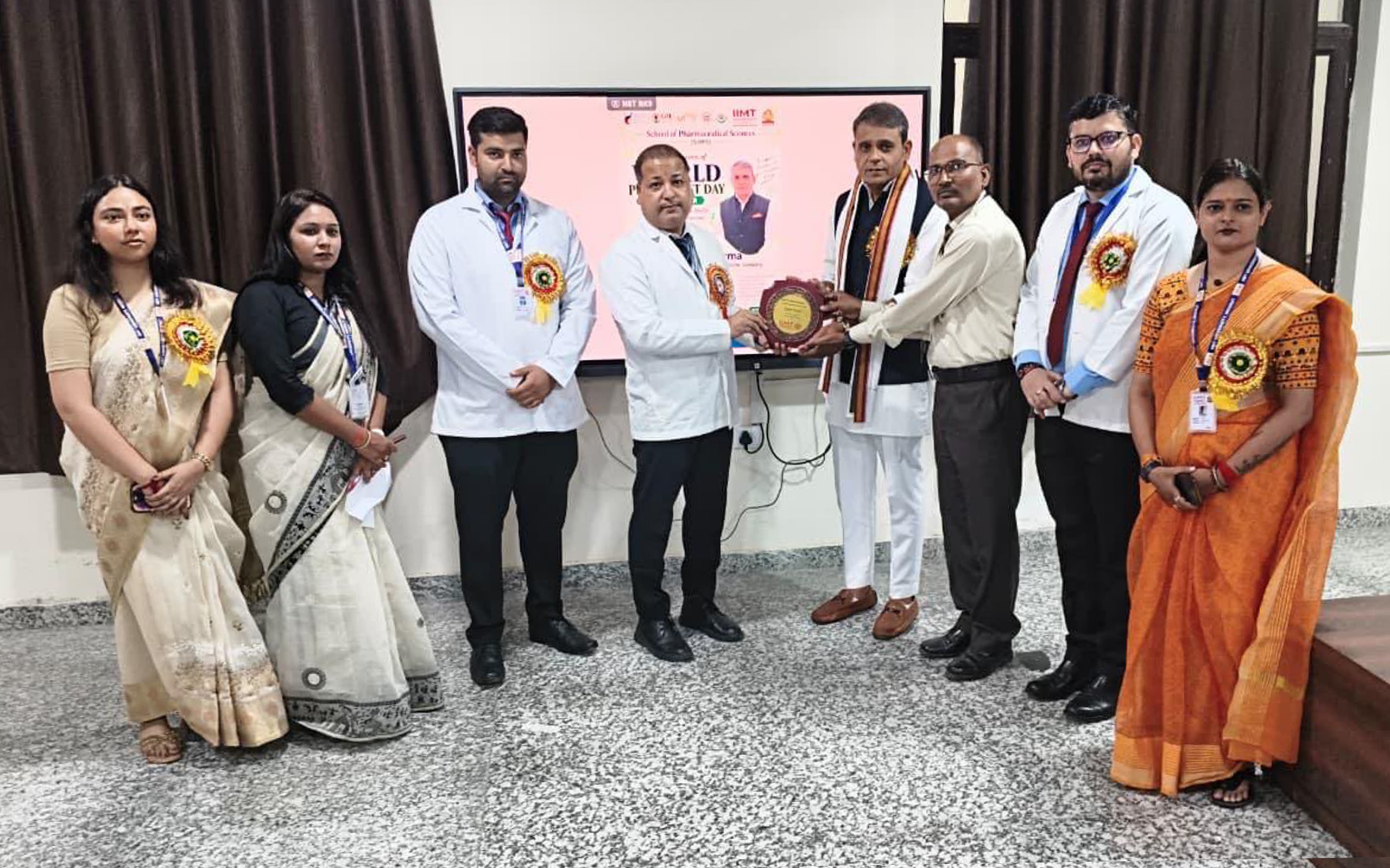 आईआईएमटी विश्वविद्यालय में विश्व फार्मासिस्ट दिवस पर जागरूकता रैली