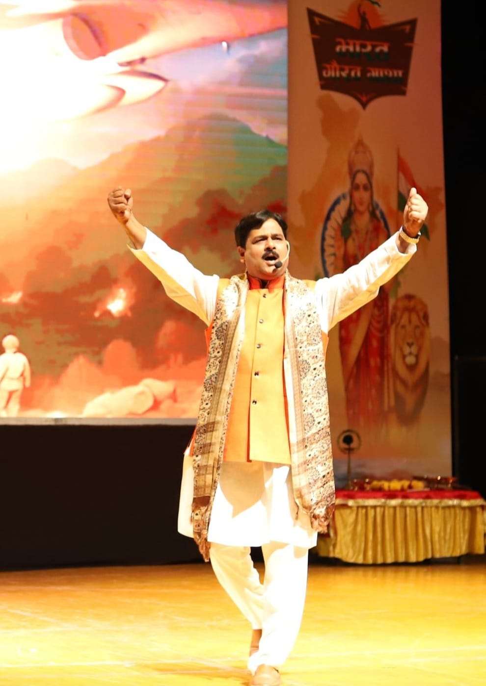 *भारत गौरव गाथा ने जगाया राष्ट्रभक्ति का ज्वार हिंदी भवन ग़ाज़ियाबाद के मंच पर जीवंत हुआ 3000 वर्षों का गौरवशाली इतिहास* ।