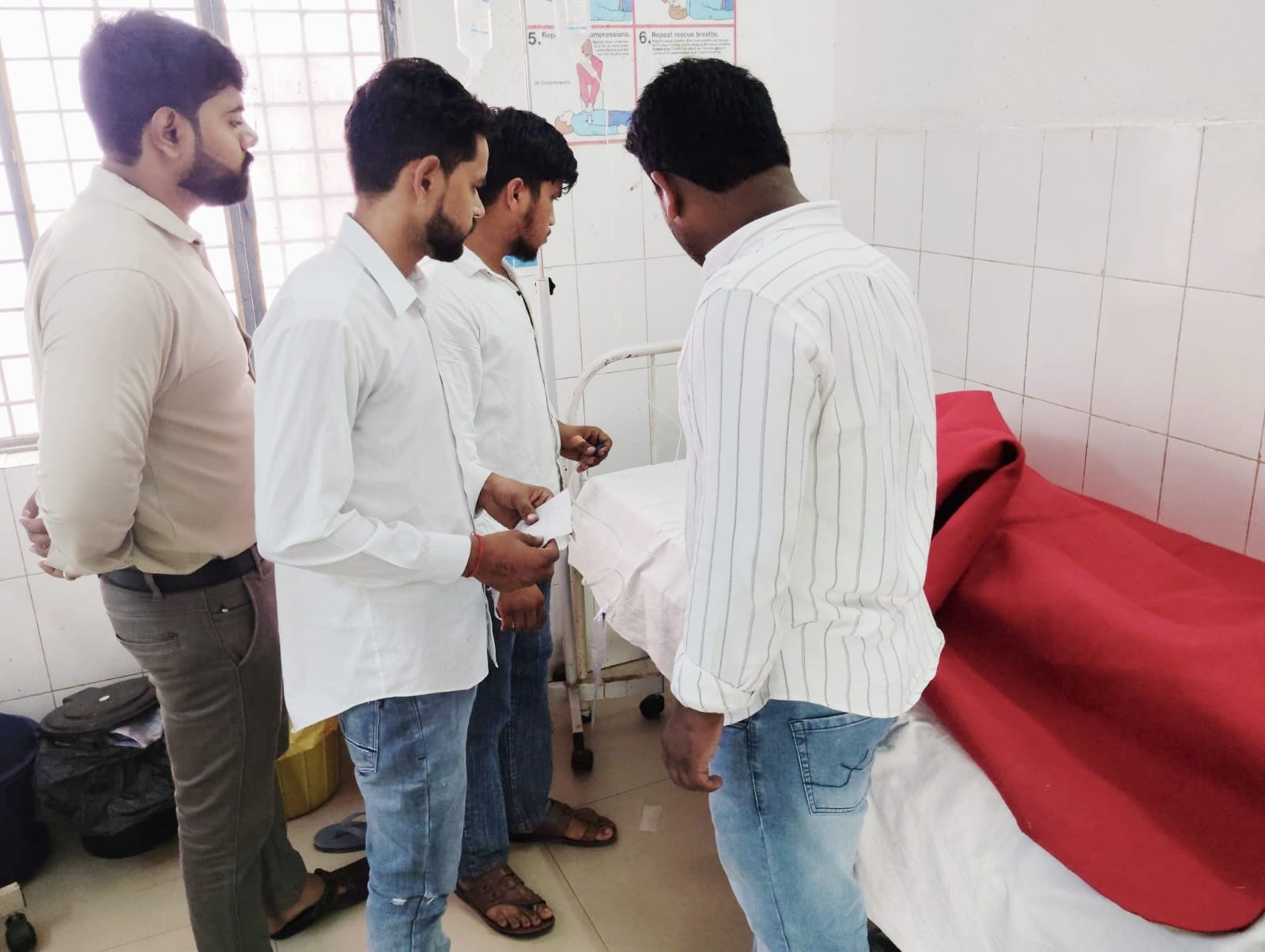20 पैरासिटामोल की गोलियां खाने से महिला की हालत गंभीर, मेरठ रेफर