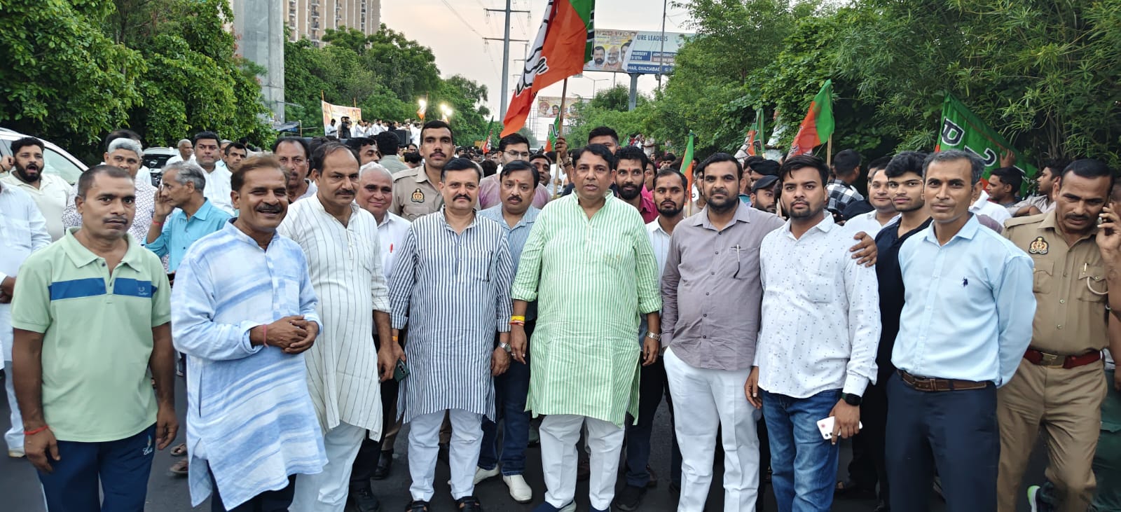 *शहर विधायक  संजीव शर्मा  के सानिध्य में भाजपा कार्यकर्ताओं एवं पदाधिकारियों द्वारा उनका भव्य एवं अभूतपूर्व स्वागत किया गया*।